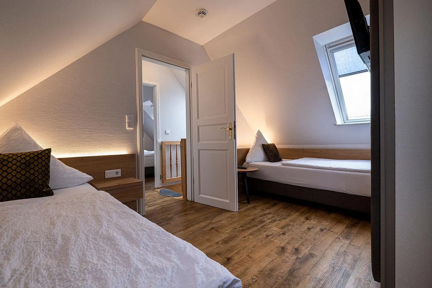 Photo of the whole room, Bed in Hotel Neuwarft