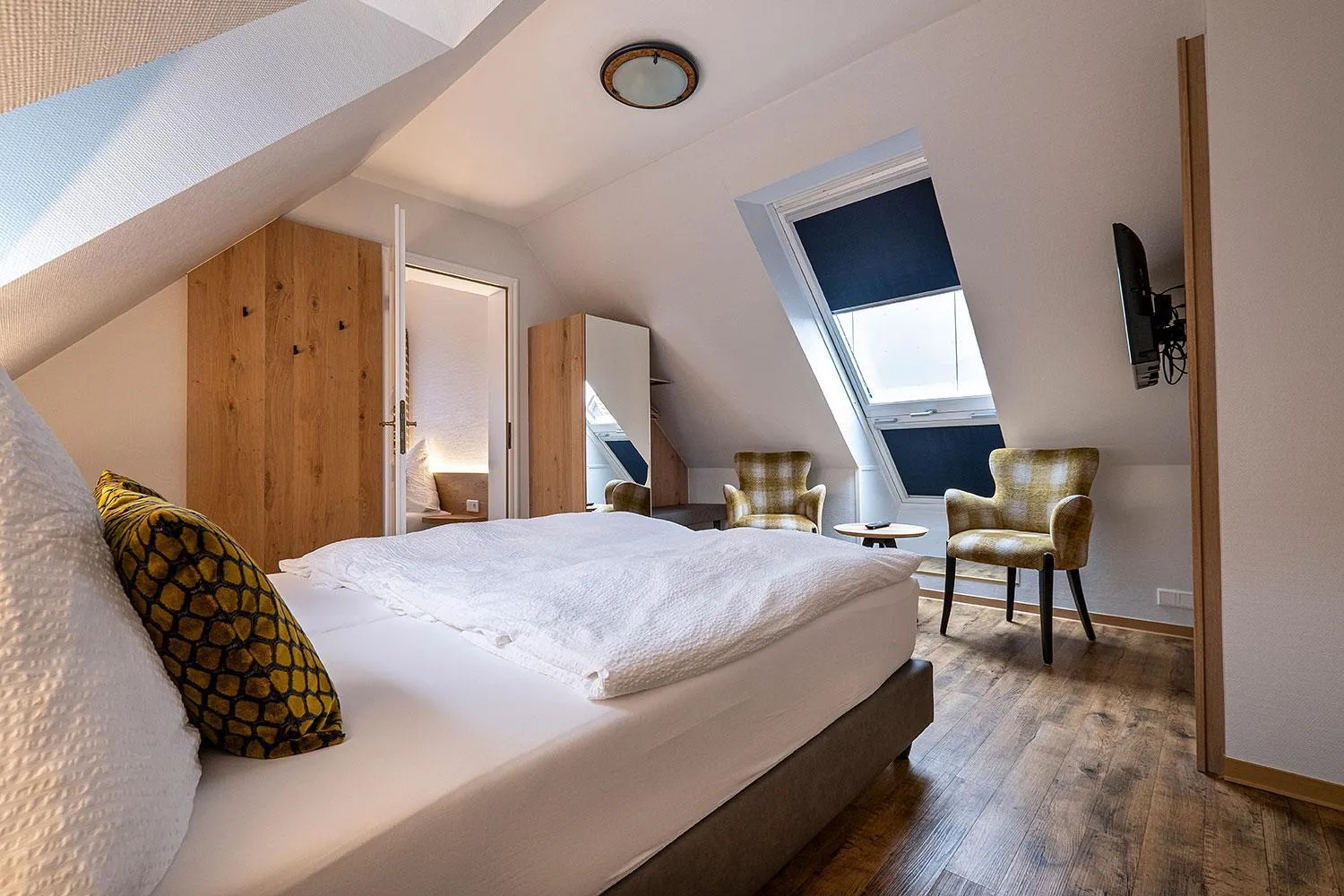 Photo of the whole room, Bed in Hotel Neuwarft