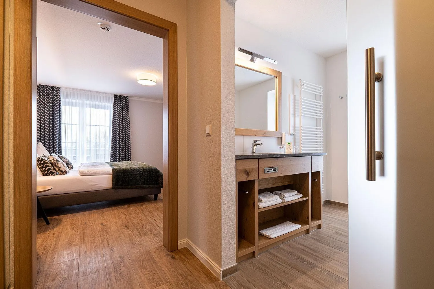 Photo of the whole room, Bed in Hotel Neuwarft