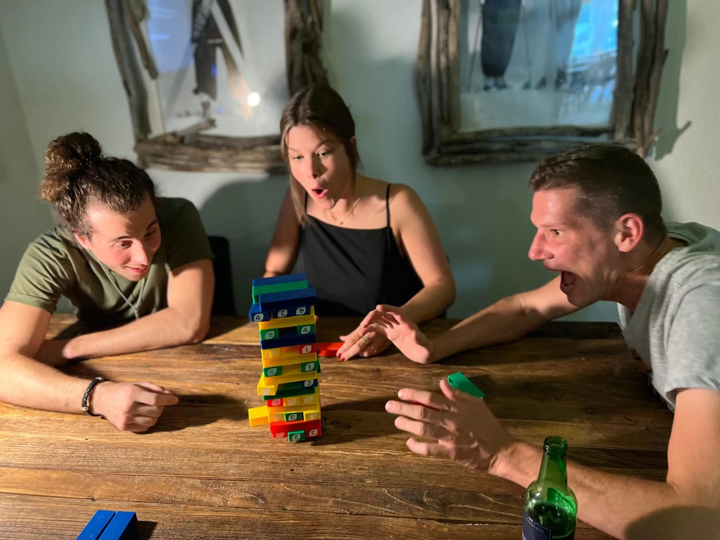 People in SPANNORT family home with common kitchen and self check-in