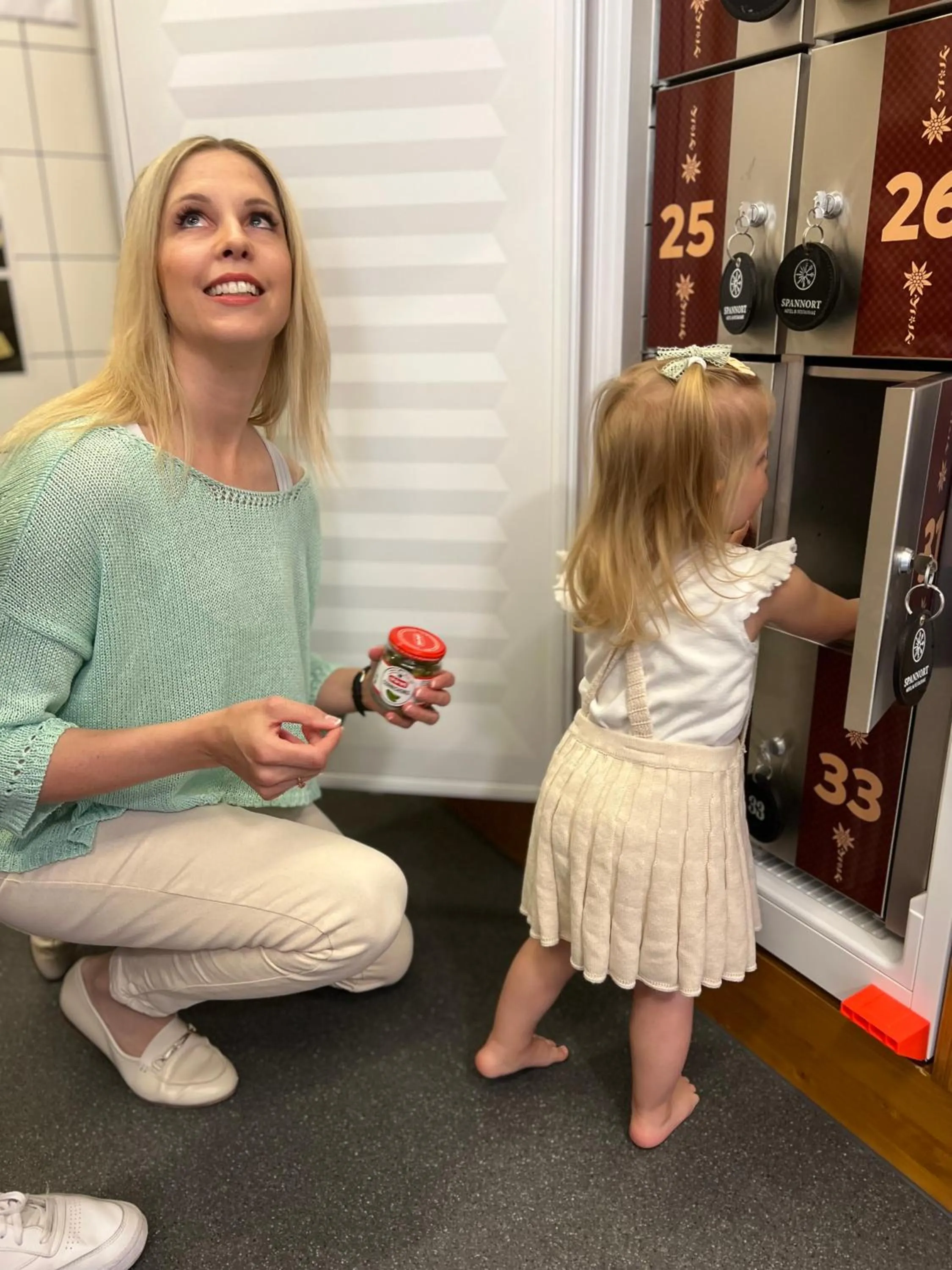 Communal kitchen in SPANNORT family home with common kitchen and self check-in
