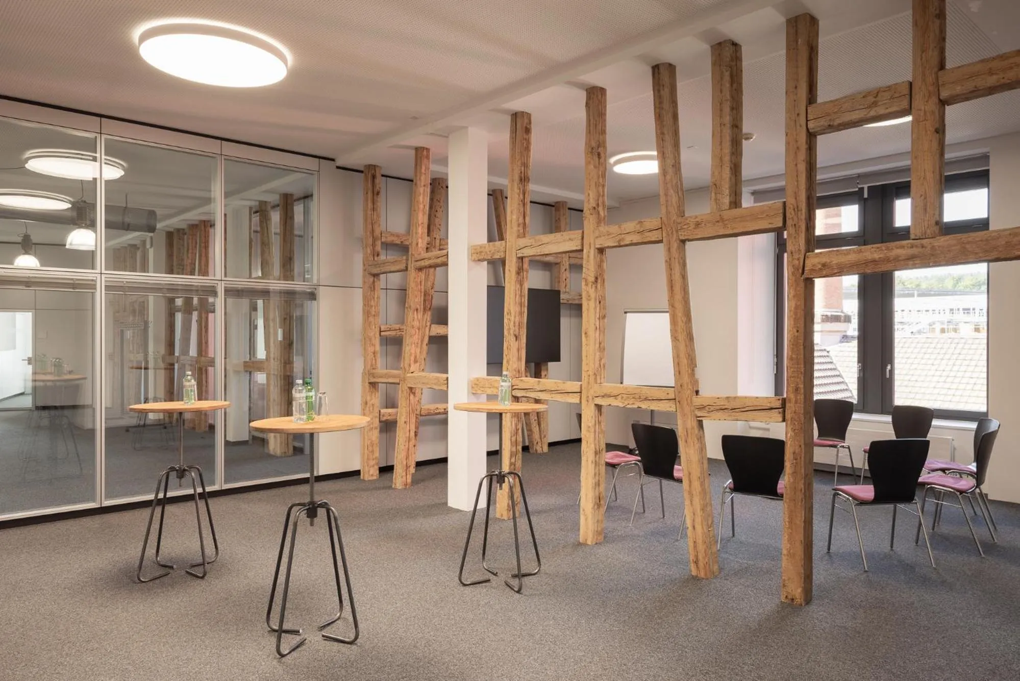 Business facilities in Riverside