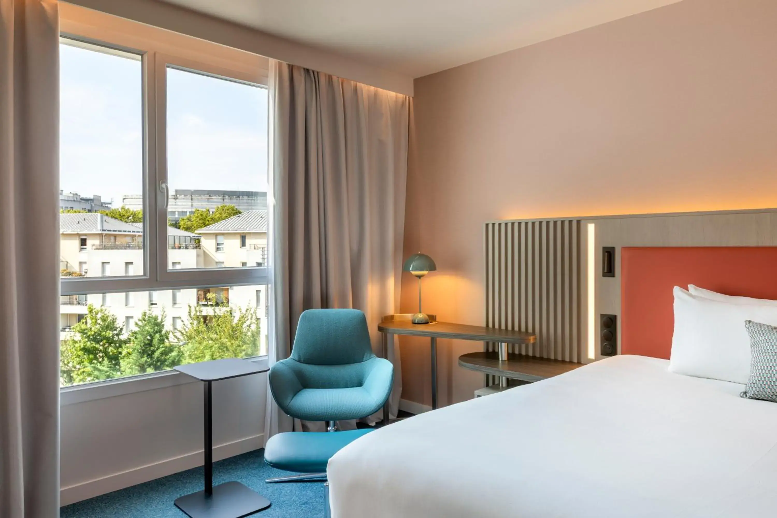 Superior King Room with Breakfast & WiFi - single occupancy in Courtyard by Marriott Paris Saint Denis Superior King Room with Breakfast & WiFi - single occupancy in Courtyard by Marriott Paris Saint Denis