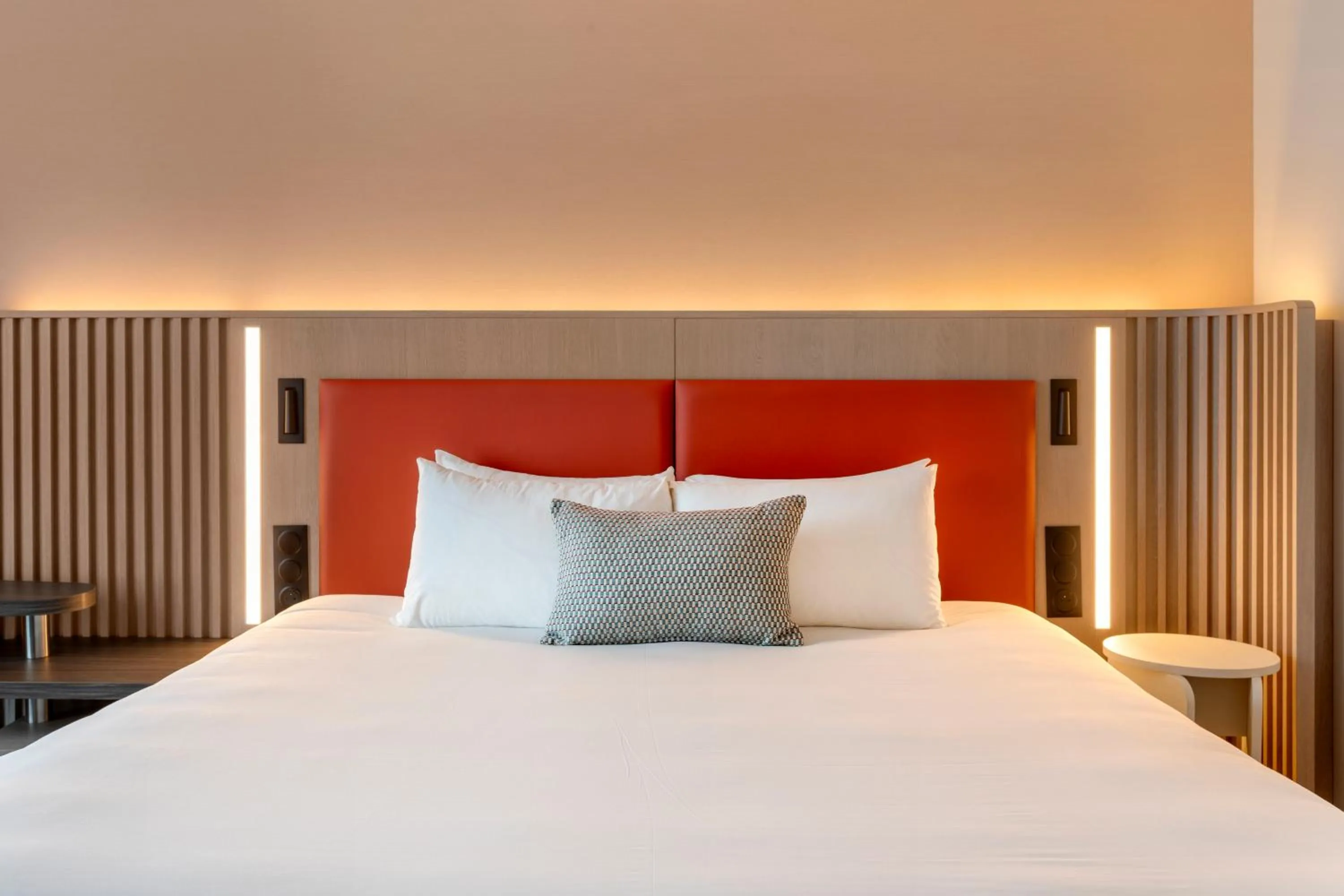 Toilet, Bed in Courtyard by Marriott Paris Saint Denis