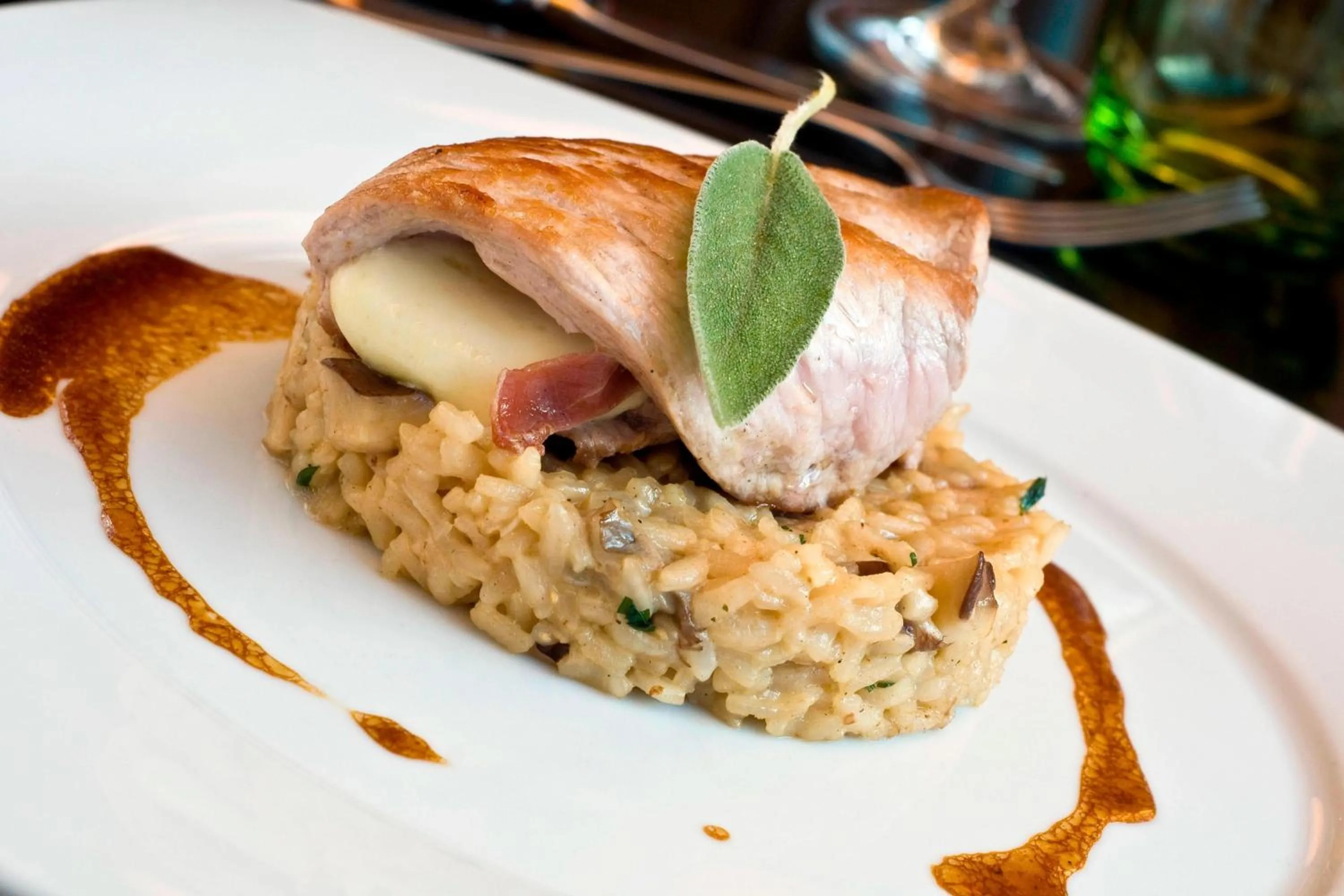 Restaurant/places to eat in Courtyard by Marriott Paris Saint Denis