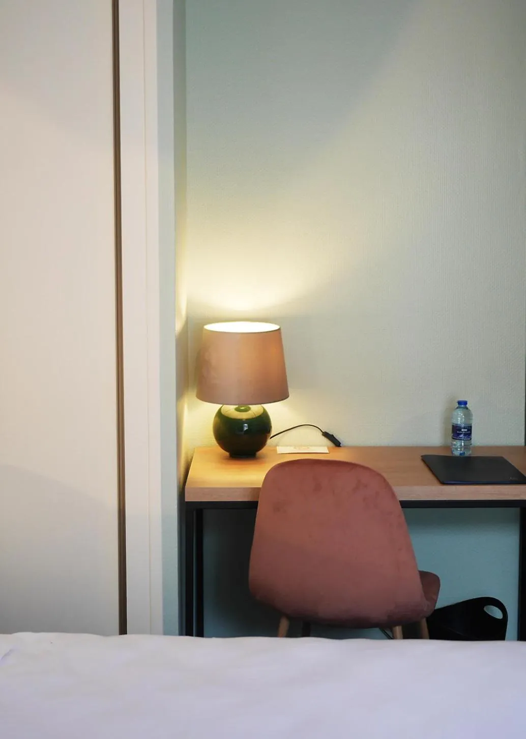 Bed in Logis Hôtel & Restaurant - Le Saint-Louis