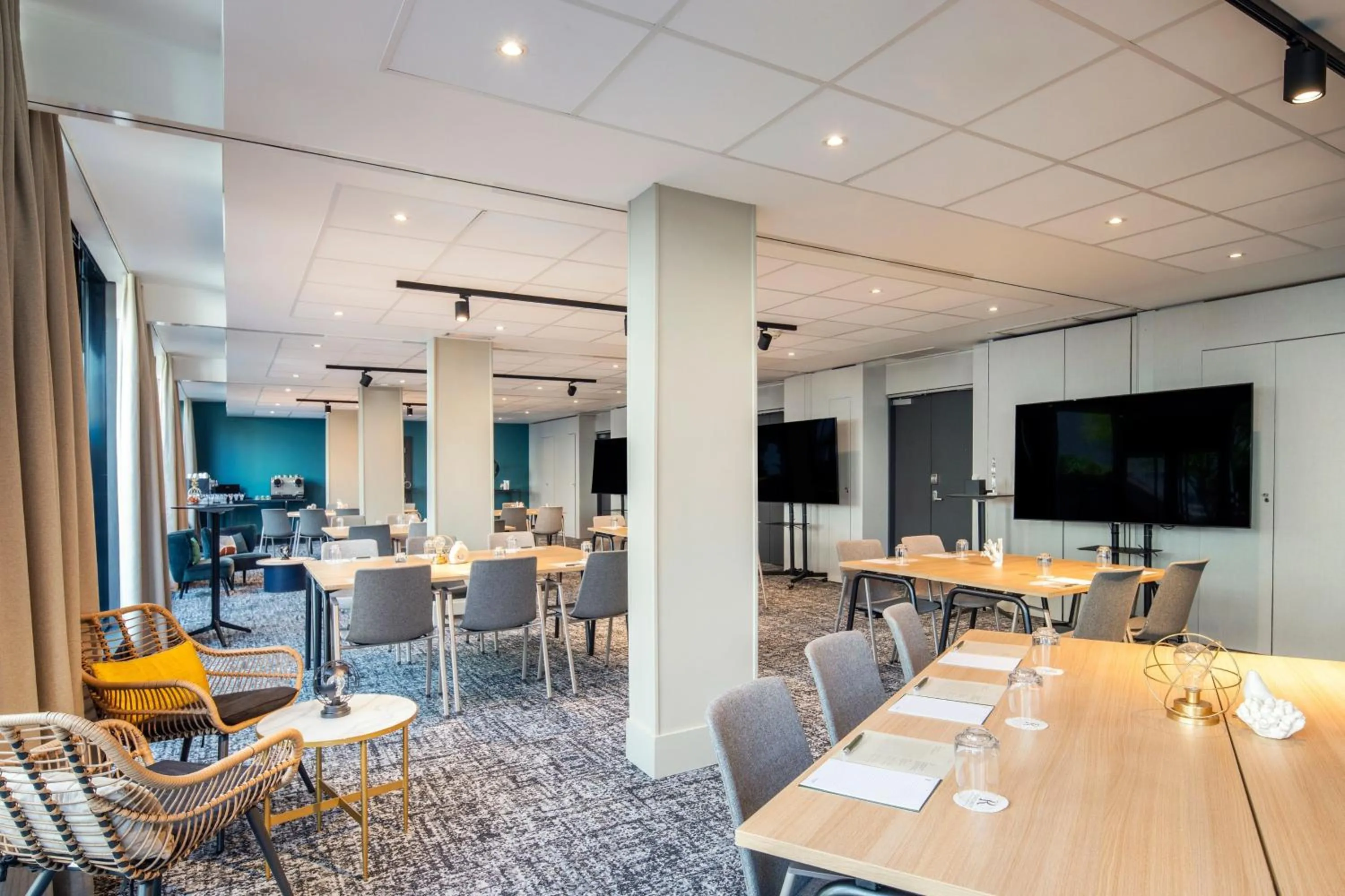 Meeting/conference room in Renaissance Paris Arc de Triomphe Hotel