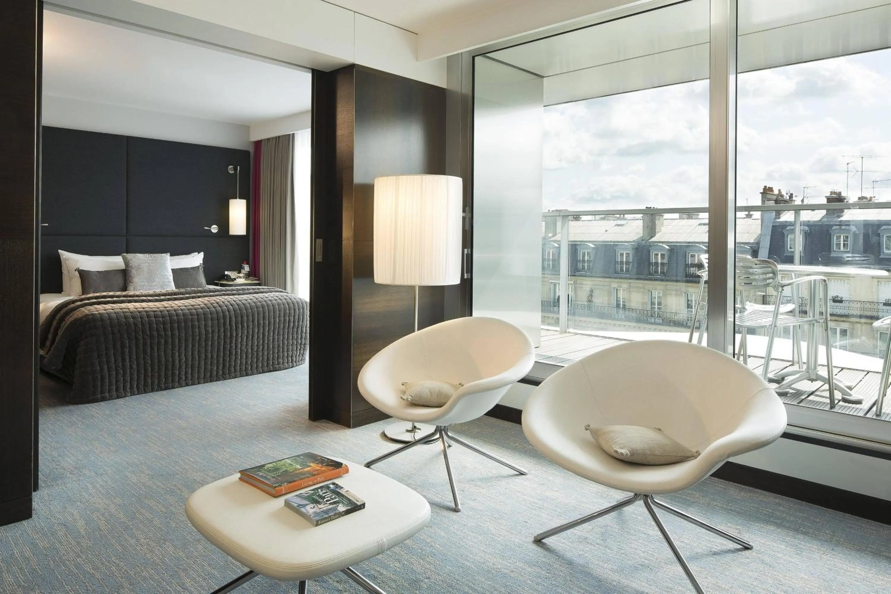 Photo of the whole room in Renaissance Paris Arc de Triomphe Hotel