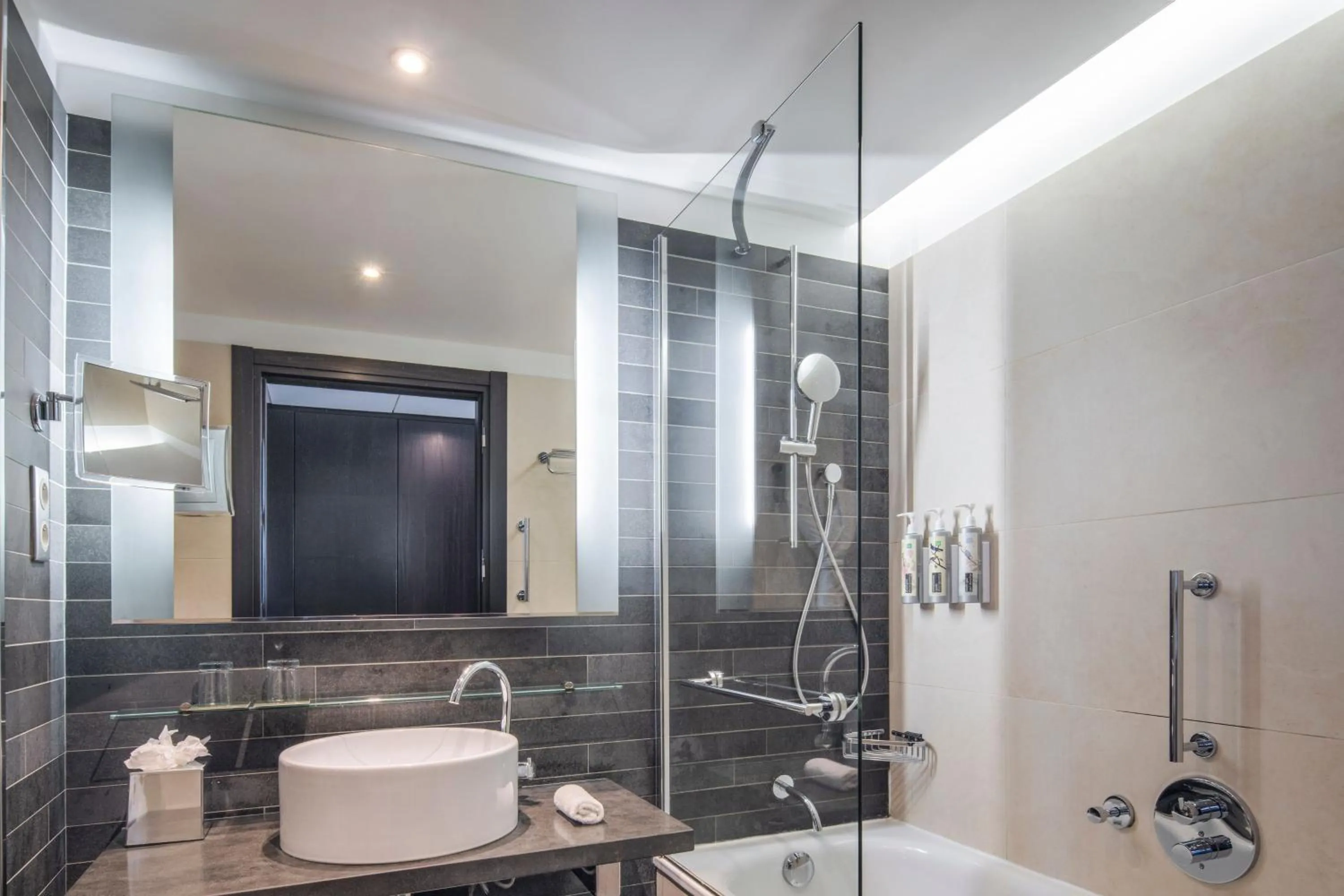 Bathroom in Renaissance Paris Arc de Triomphe Hotel