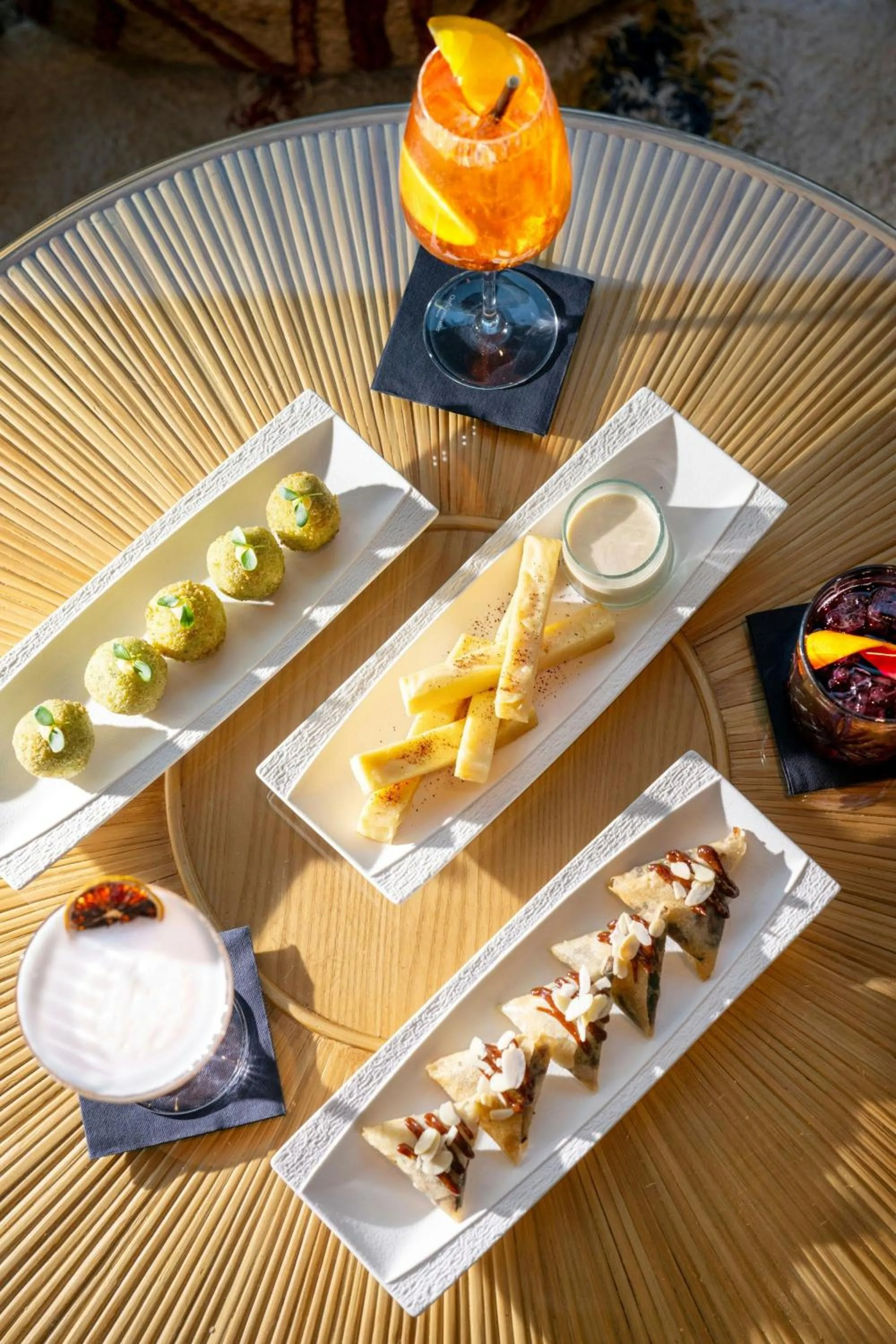 Restaurant/places to eat in Renaissance Paris Arc de Triomphe Hotel