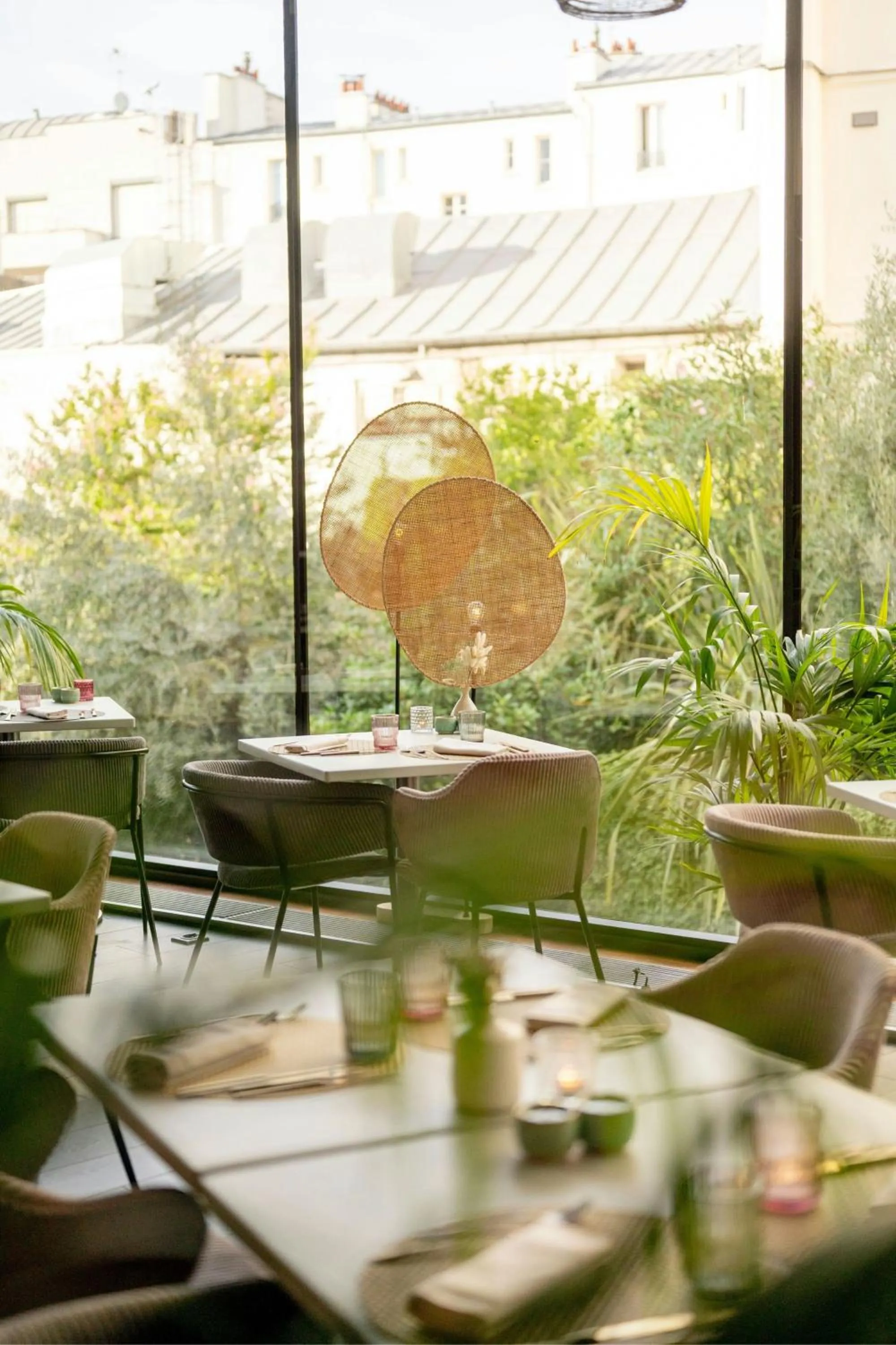 Restaurant/places to eat in Renaissance Paris Arc de Triomphe Hotel