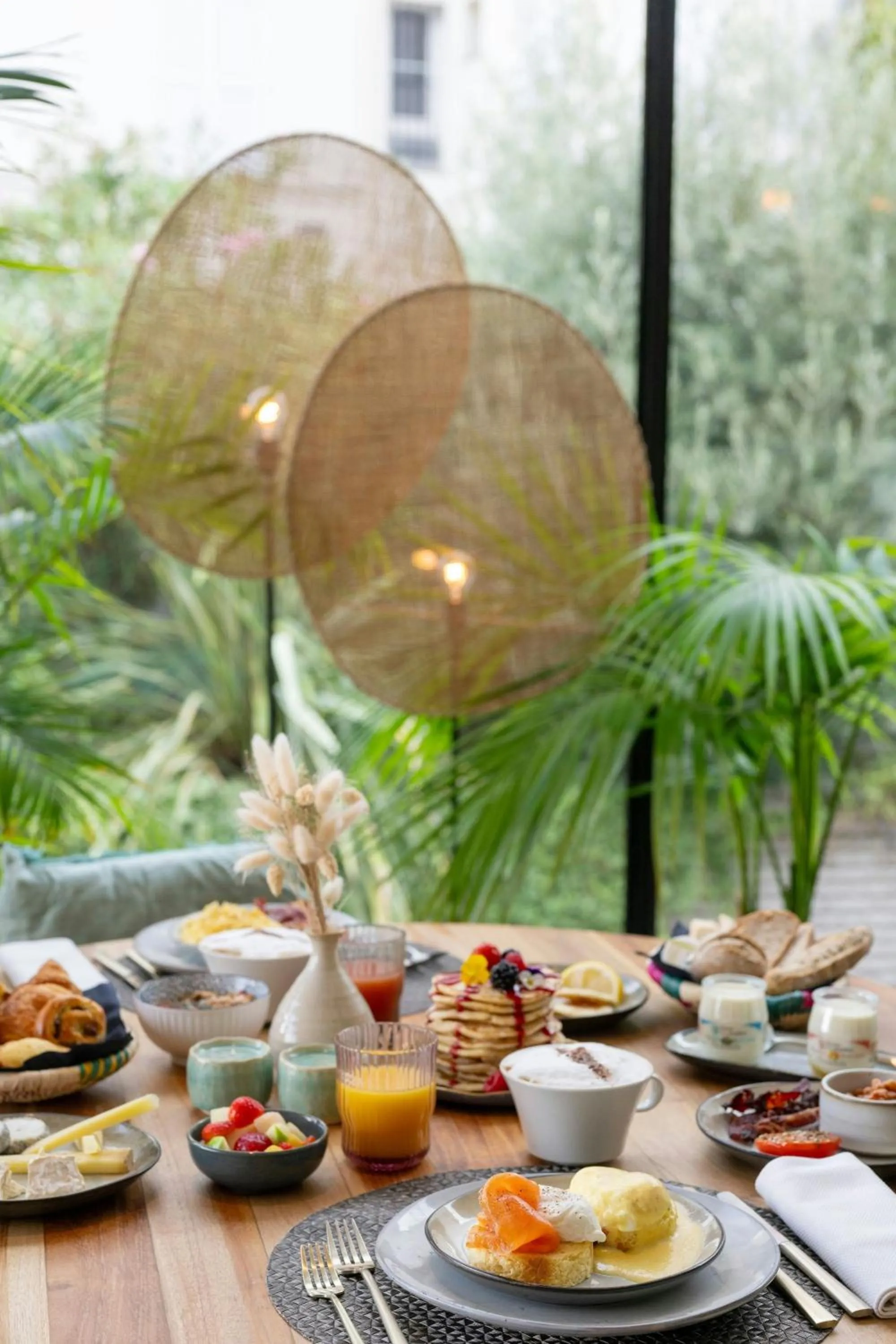 Breakfast in Renaissance Paris Arc de Triomphe Hotel