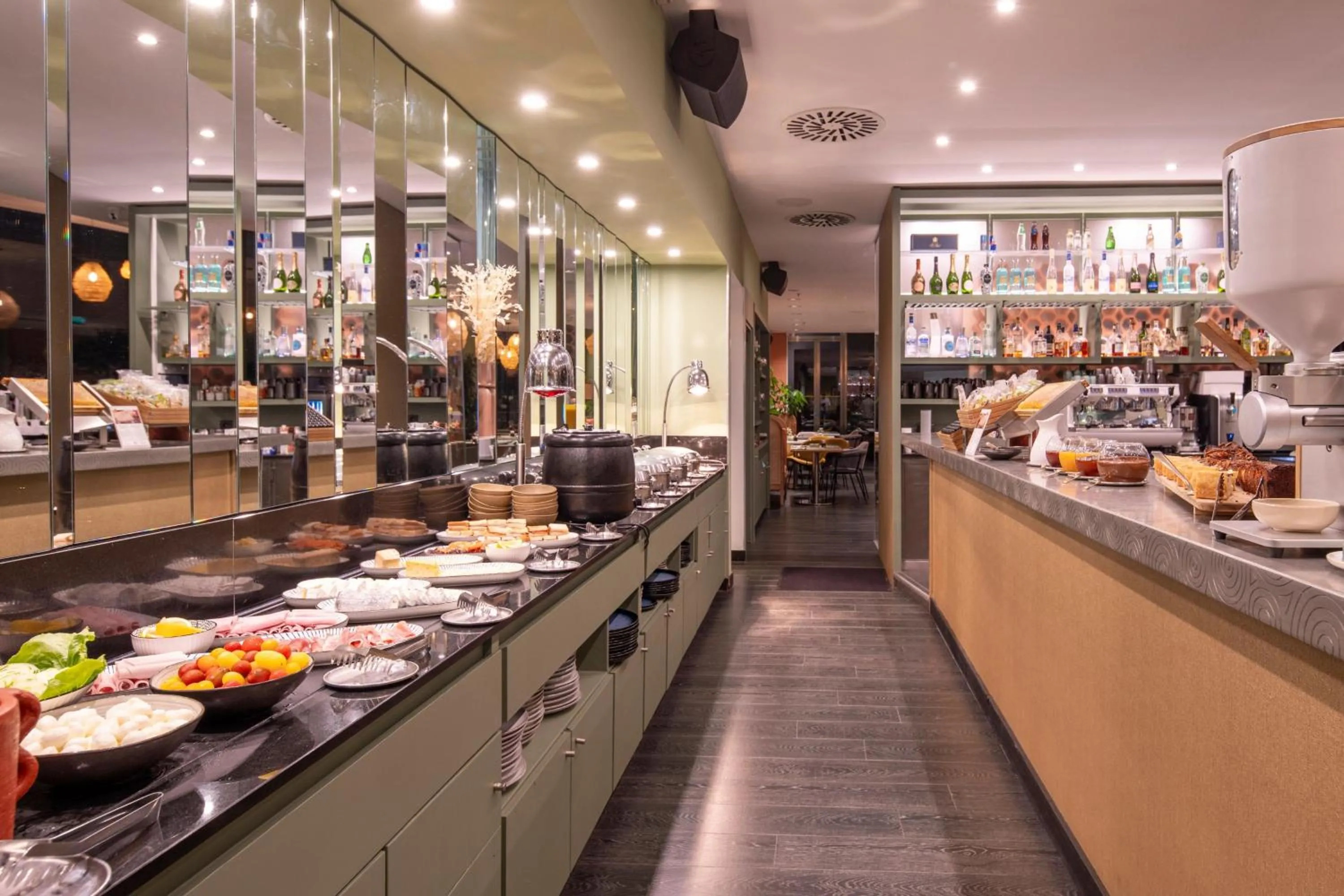 Breakfast in Renaissance Paris Arc de Triomphe Hotel