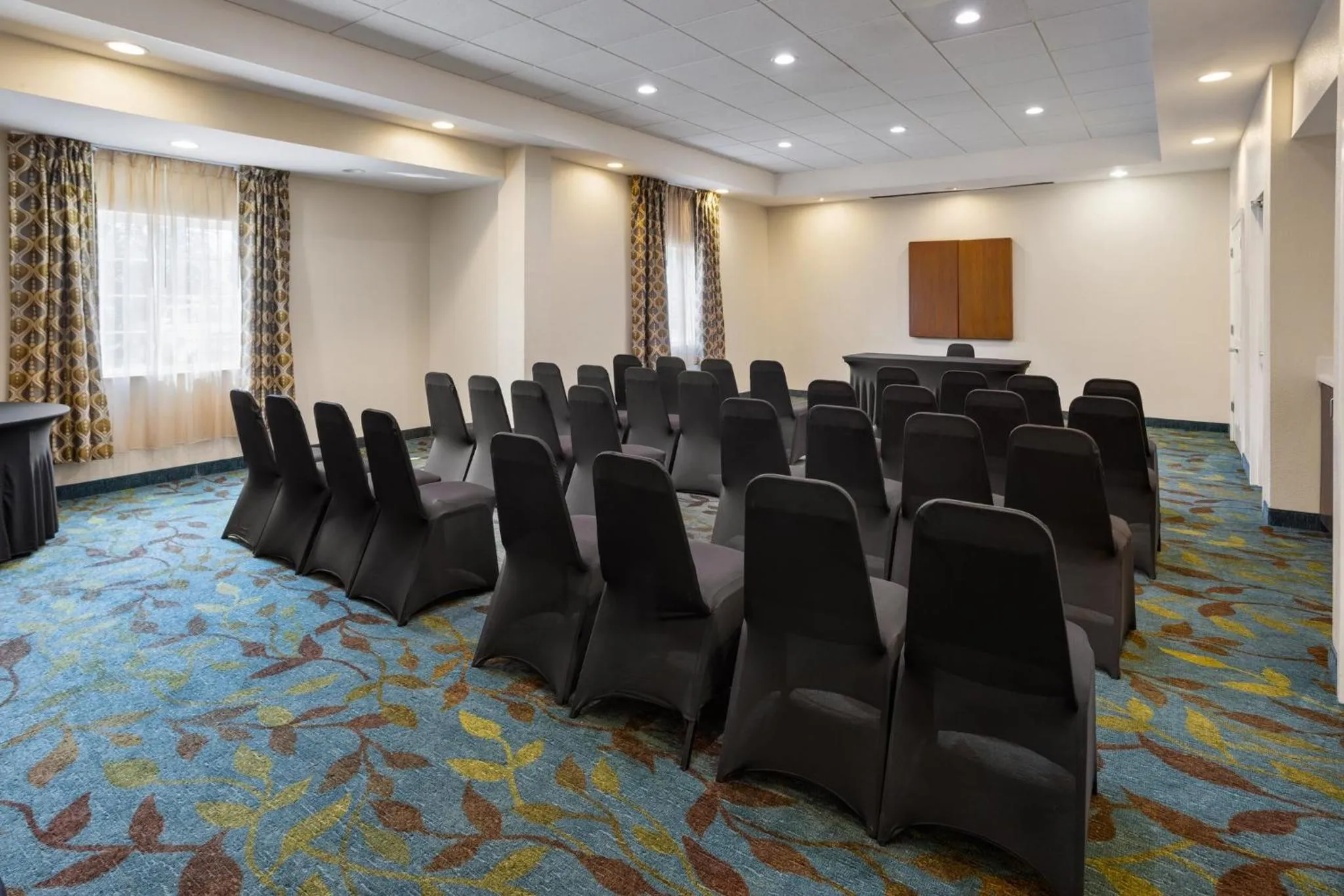 Meeting/conference room in Candlewood Suites Norfolk Airport by IHG