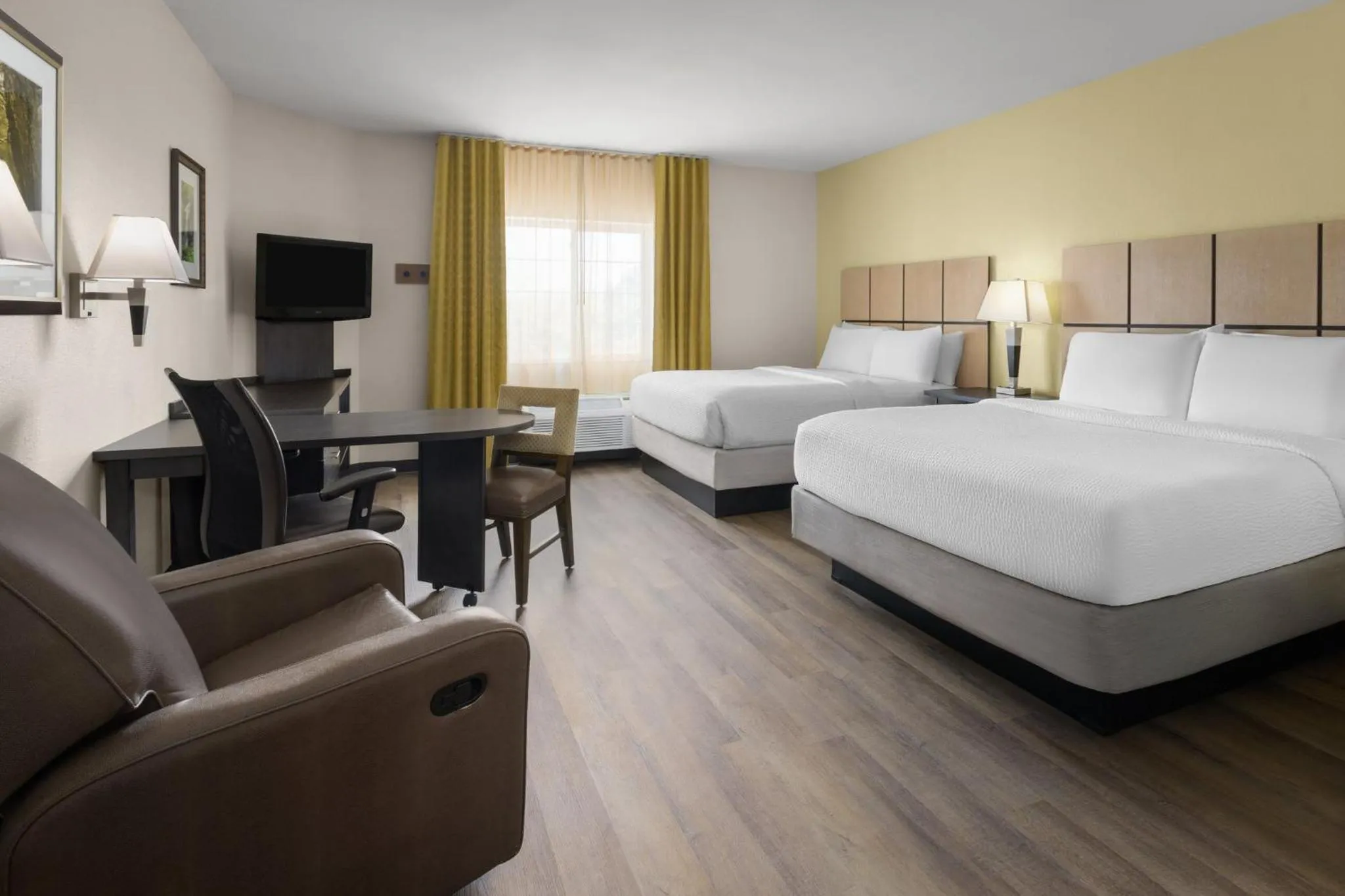 Photo of the whole room, Bed in Candlewood Suites Norfolk Airport by IHG