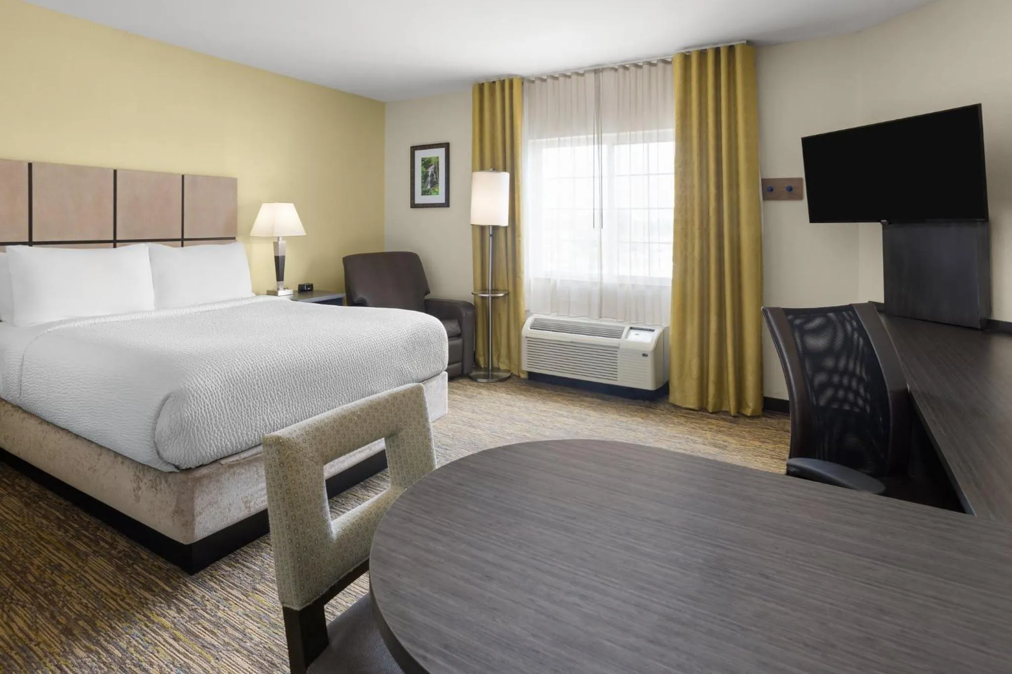 Photo of the whole room, Bed in Candlewood Suites Norfolk Airport by IHG