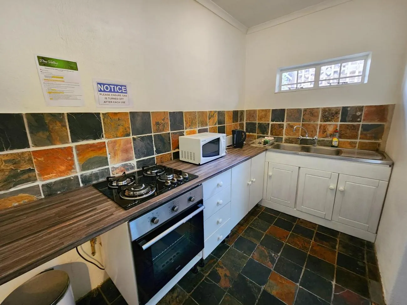 Kitchen or kitchenette in Pine Valley