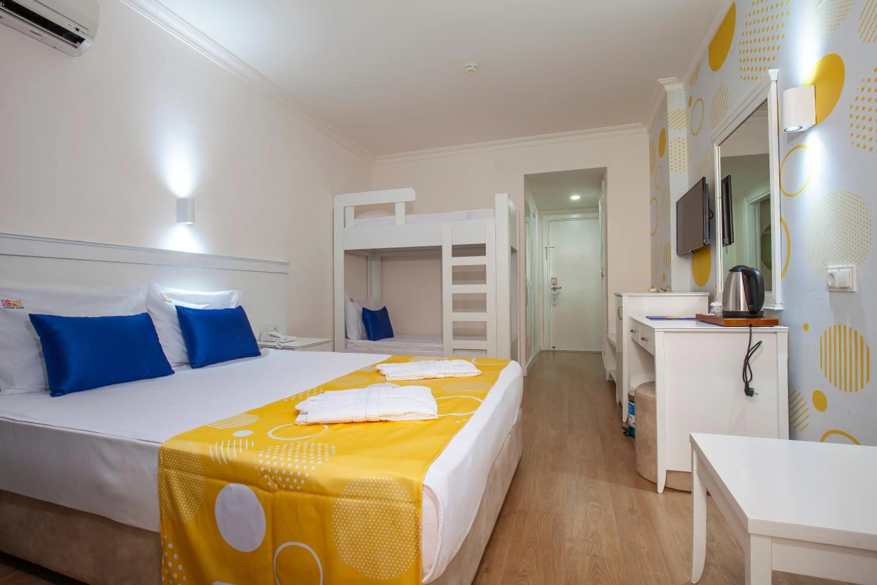 Bed in Fun&Sun Smart Hane sun