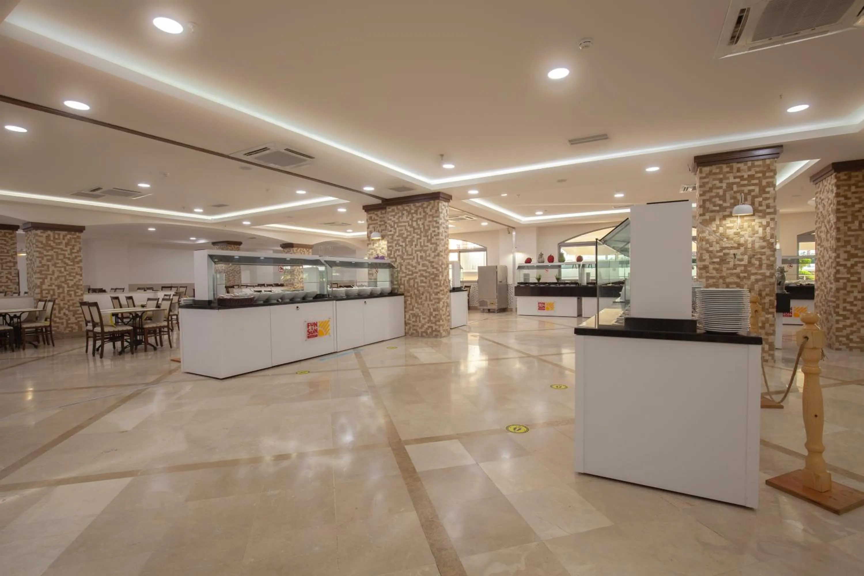 Restaurant/places to eat in Fun&Sun Smart Hane sun