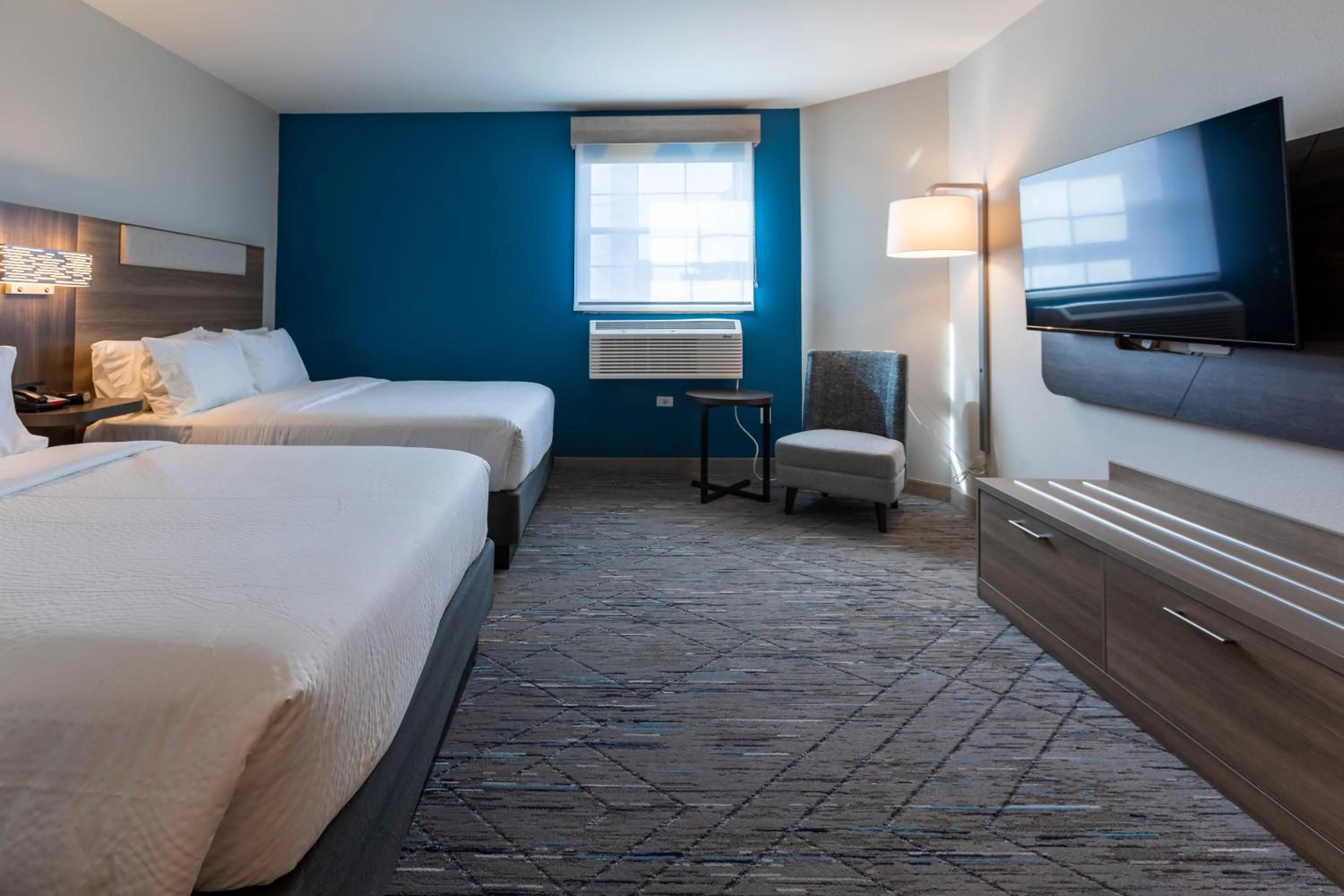 Bedroom, Bed in Holiday Inn Express & Suites Englewood - Denver South by IHG