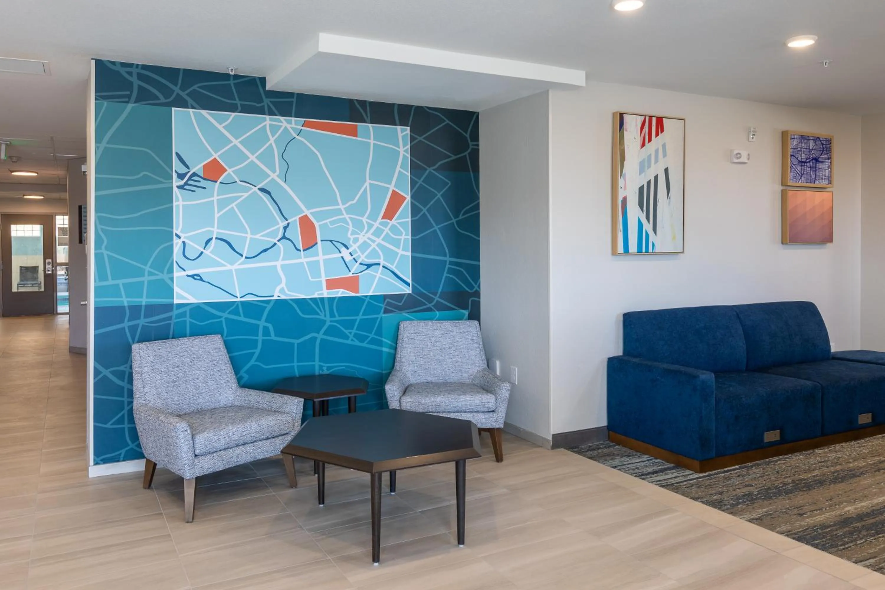 Lobby or reception in Holiday Inn Express & Suites Englewood - Denver South by IHG