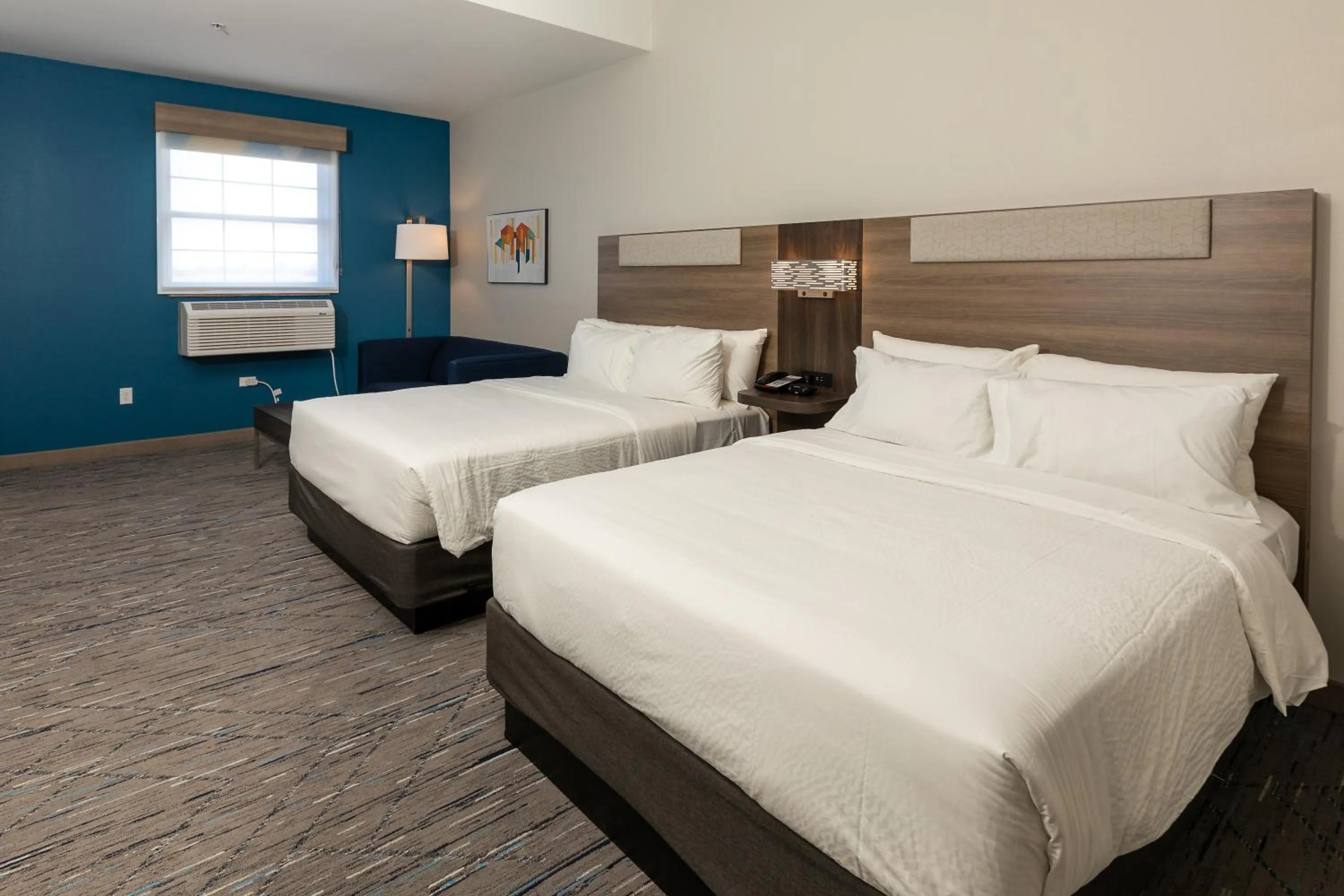 Bedroom, Bed in Holiday Inn Express & Suites Englewood - Denver South by IHG