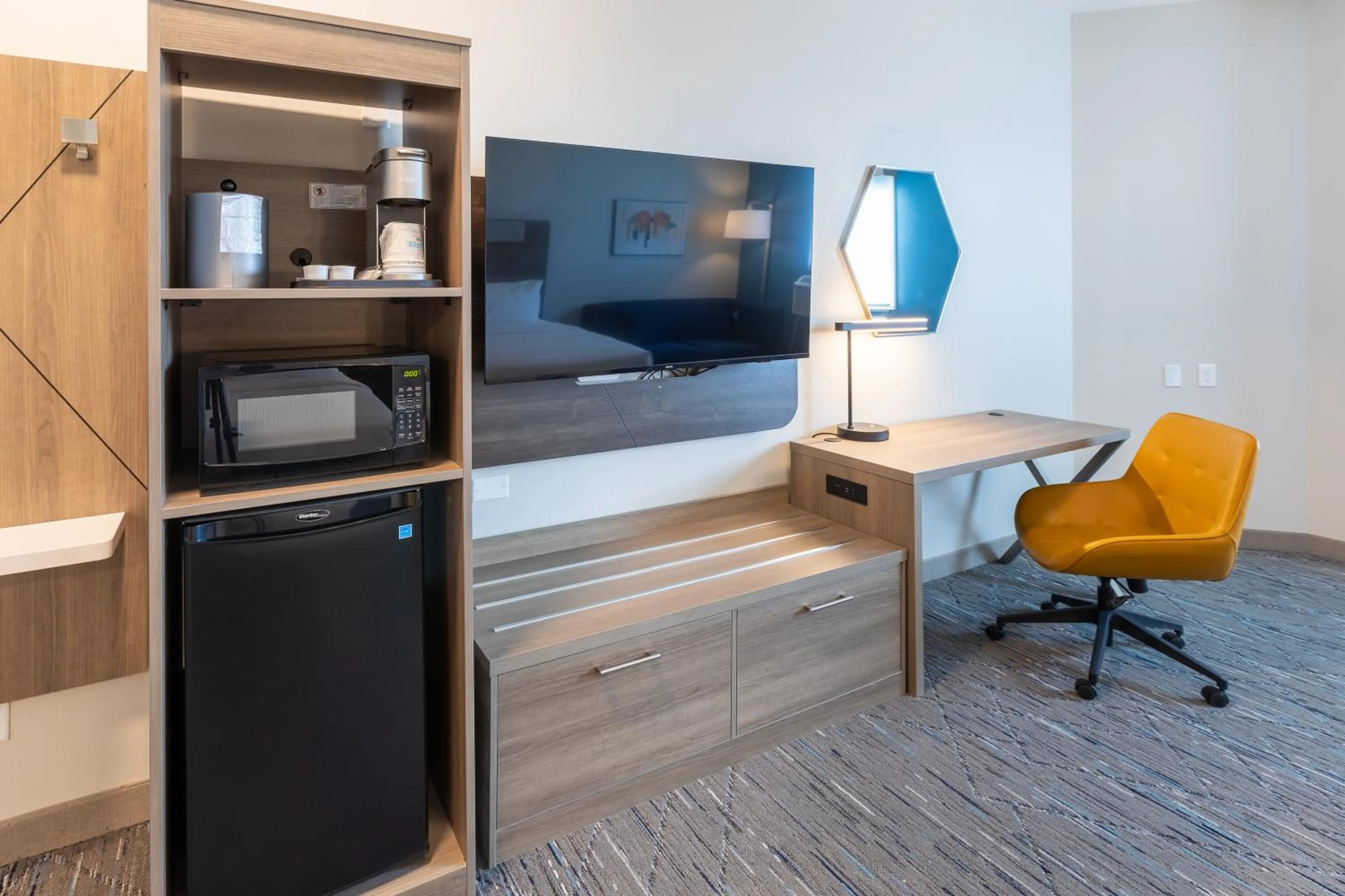 minibar in Holiday Inn Express & Suites Englewood - Denver South by IHG