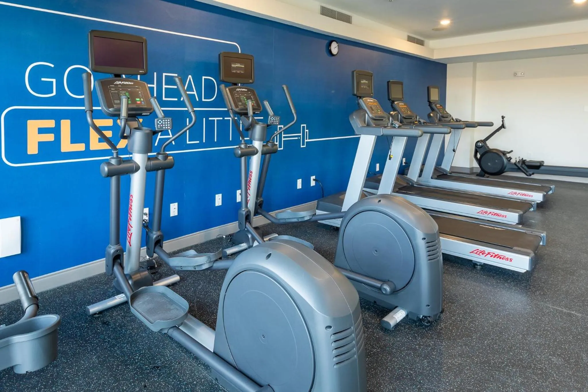 Fitness centre/facilities in Holiday Inn Express & Suites Englewood - Denver South by IHG