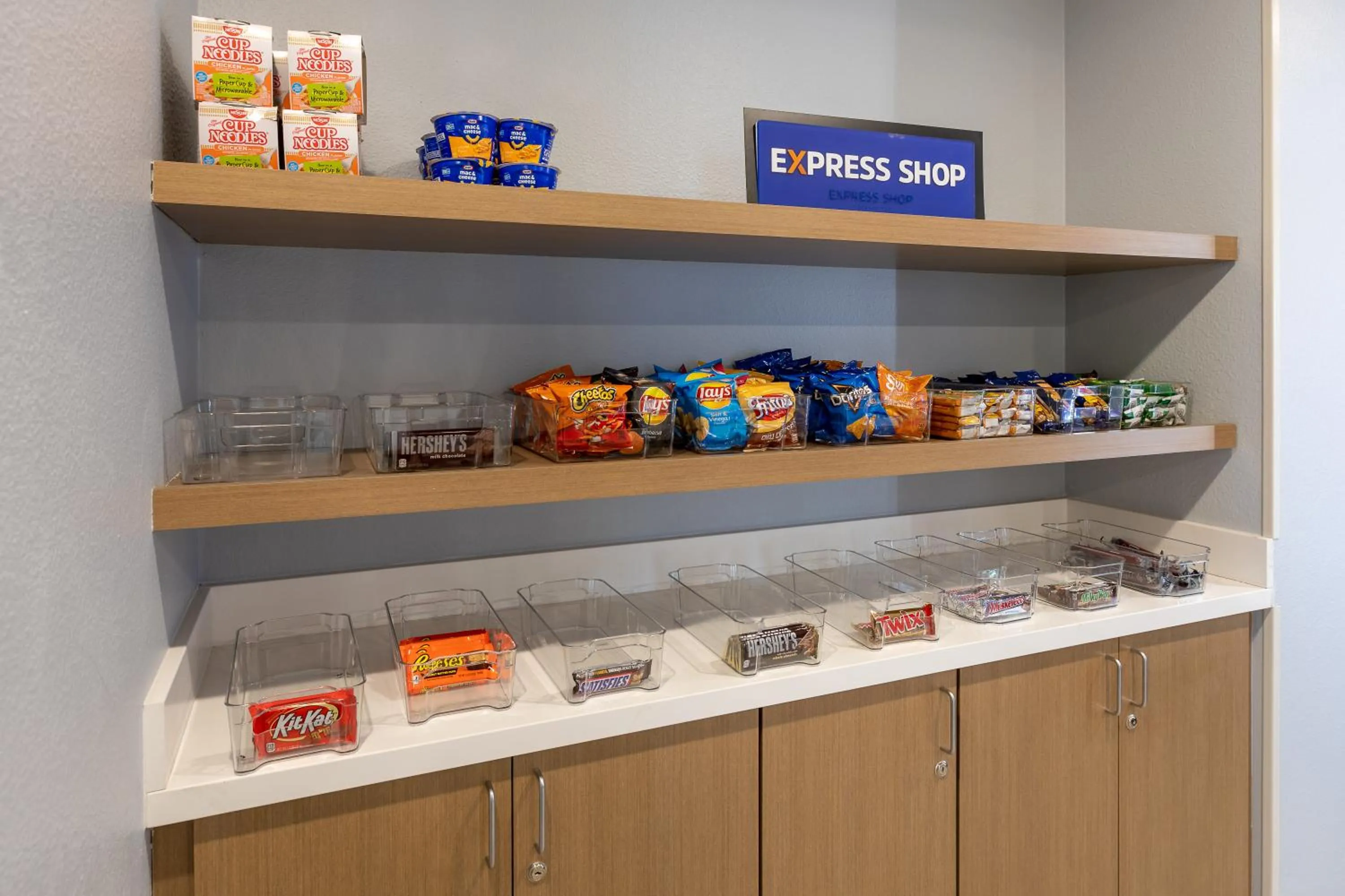 Food and drinks in Holiday Inn Express & Suites Englewood - Denver South by IHG
