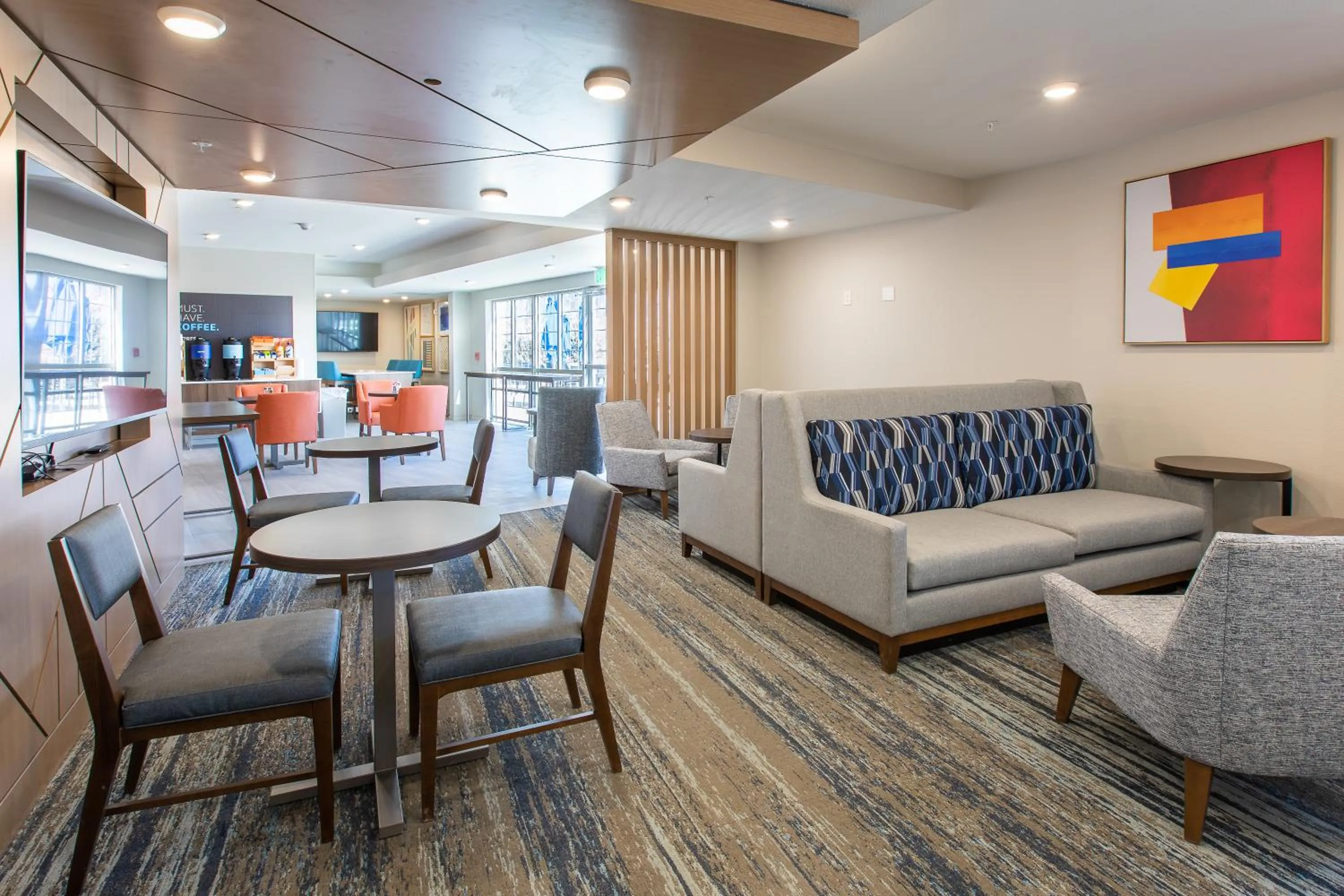 Lobby or reception in Holiday Inn Express & Suites Englewood - Denver South by IHG