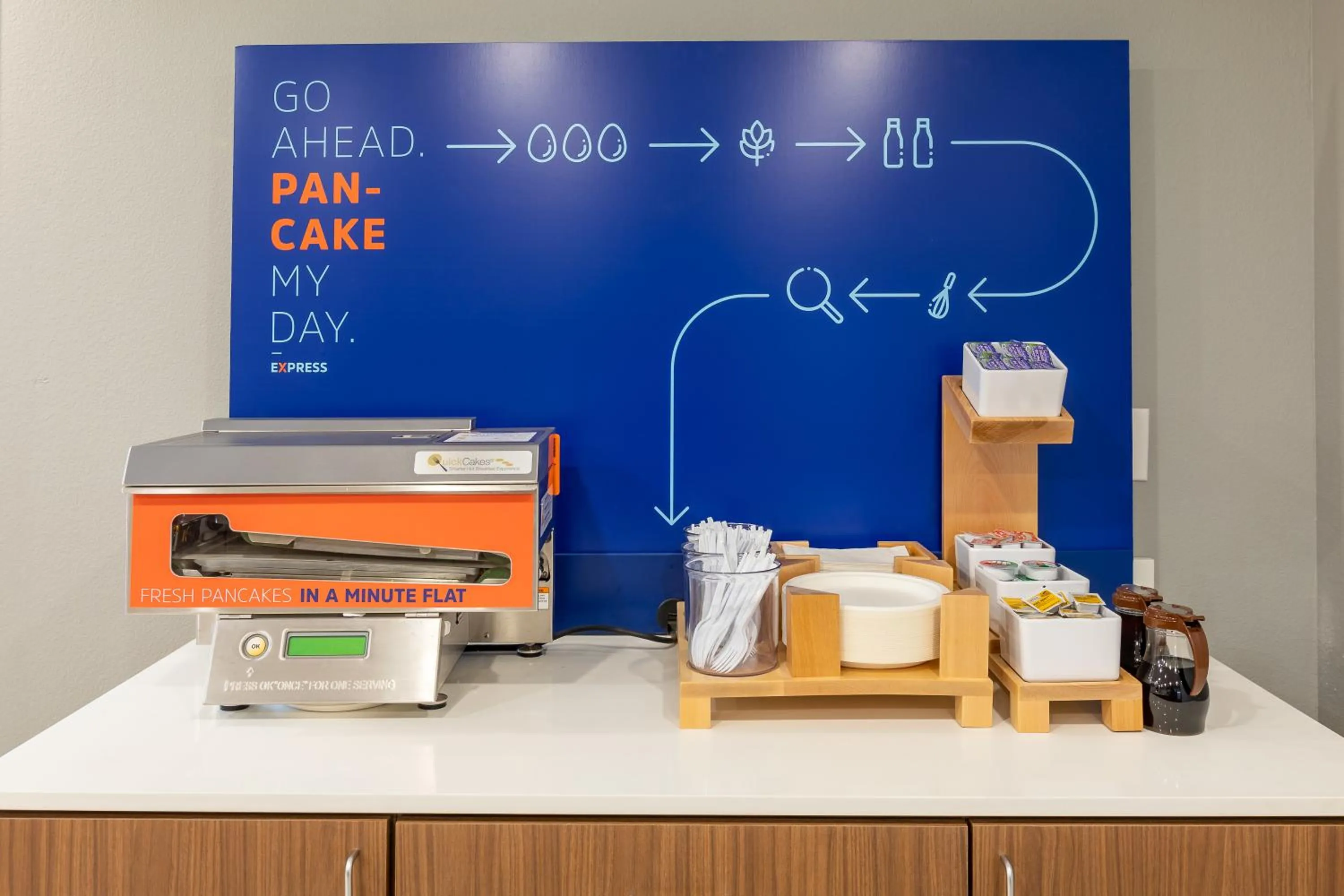 Breakfast in Holiday Inn Express & Suites Englewood - Denver South by IHG