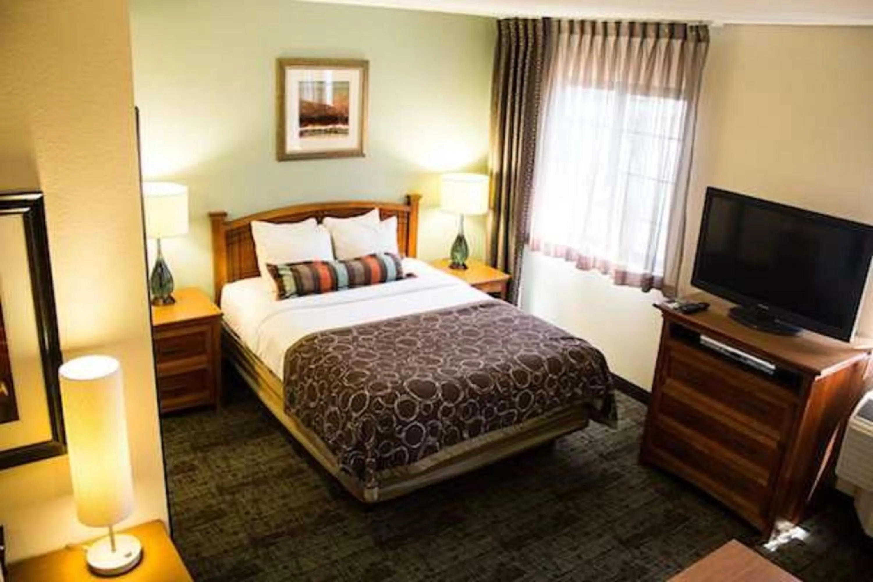 Bed in Staybridge Suites Irving Las Colinas by IHG