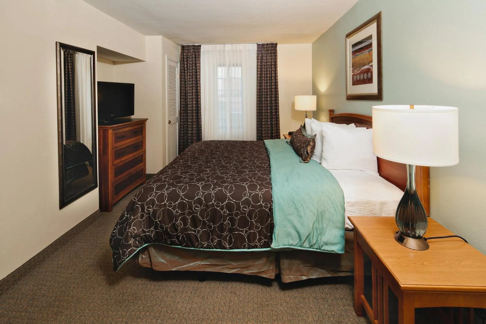 Photo of the whole room, Bed in Staybridge Suites Irving Las Colinas by IHG