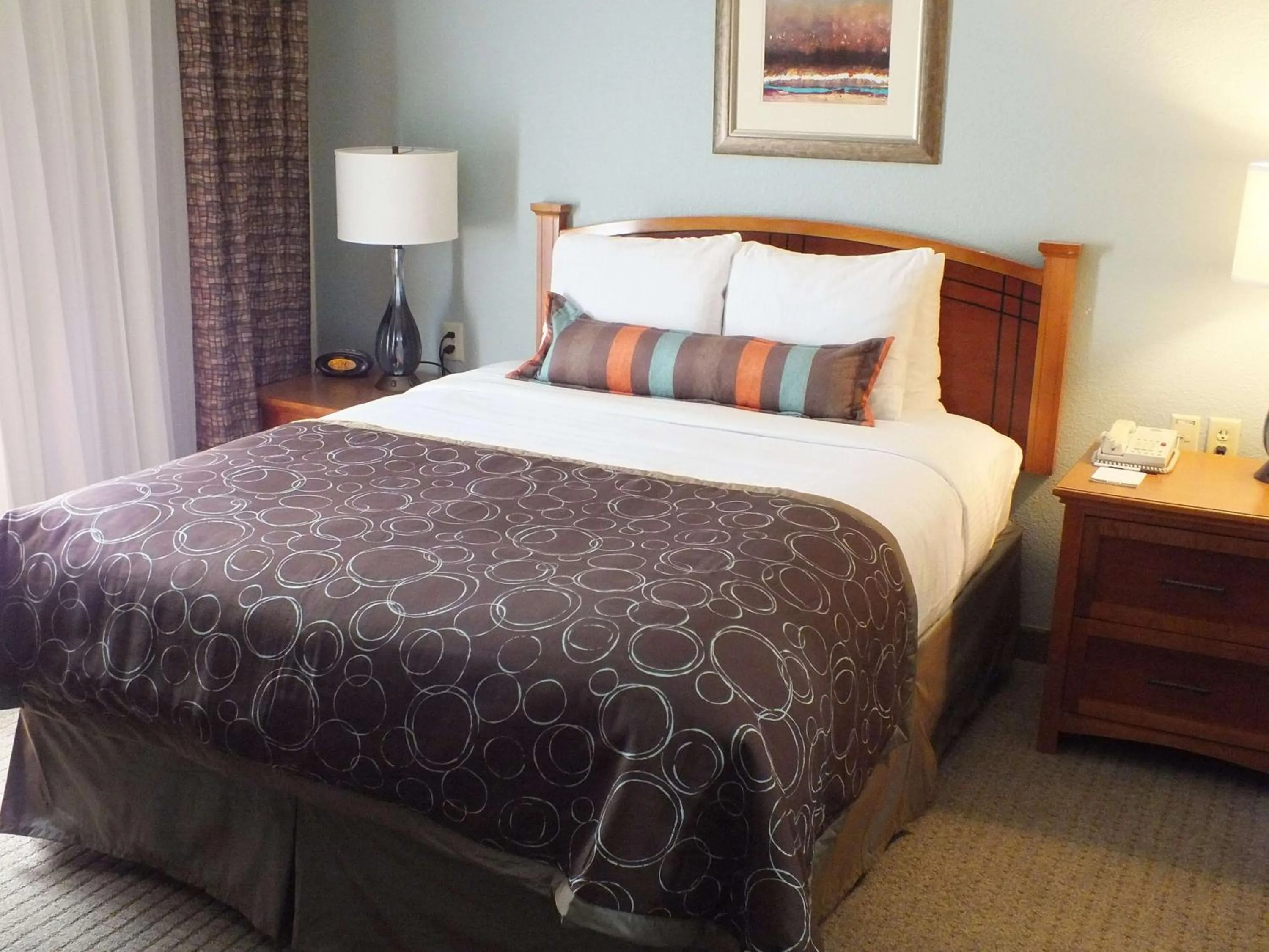 Photo of the whole room, Bed in Staybridge Suites Irving Las Colinas by IHG