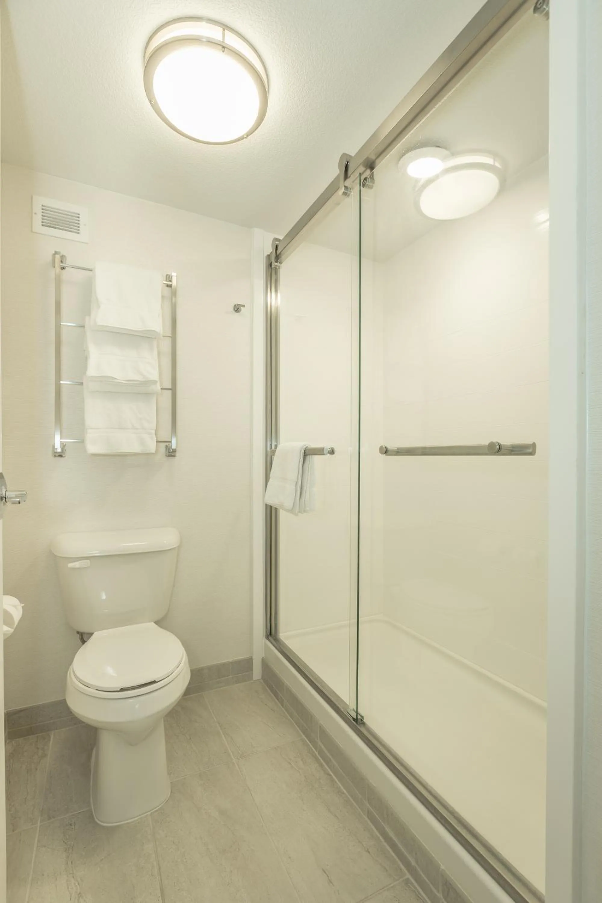 Bathroom in Holiday Inn Hotel and Suites Peachtree City by IHG