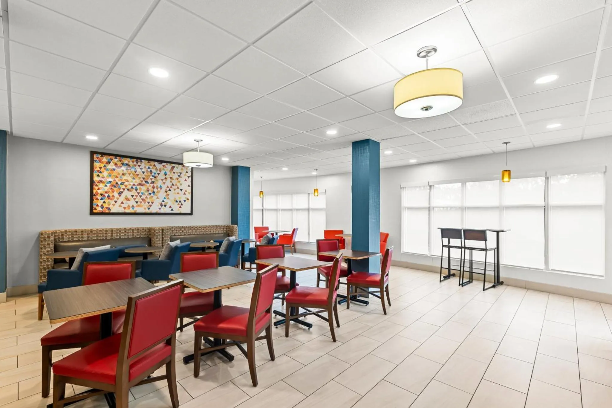 Breakfast in Holiday Inn Express Hotel & Suites Savannah Midtown by IHG