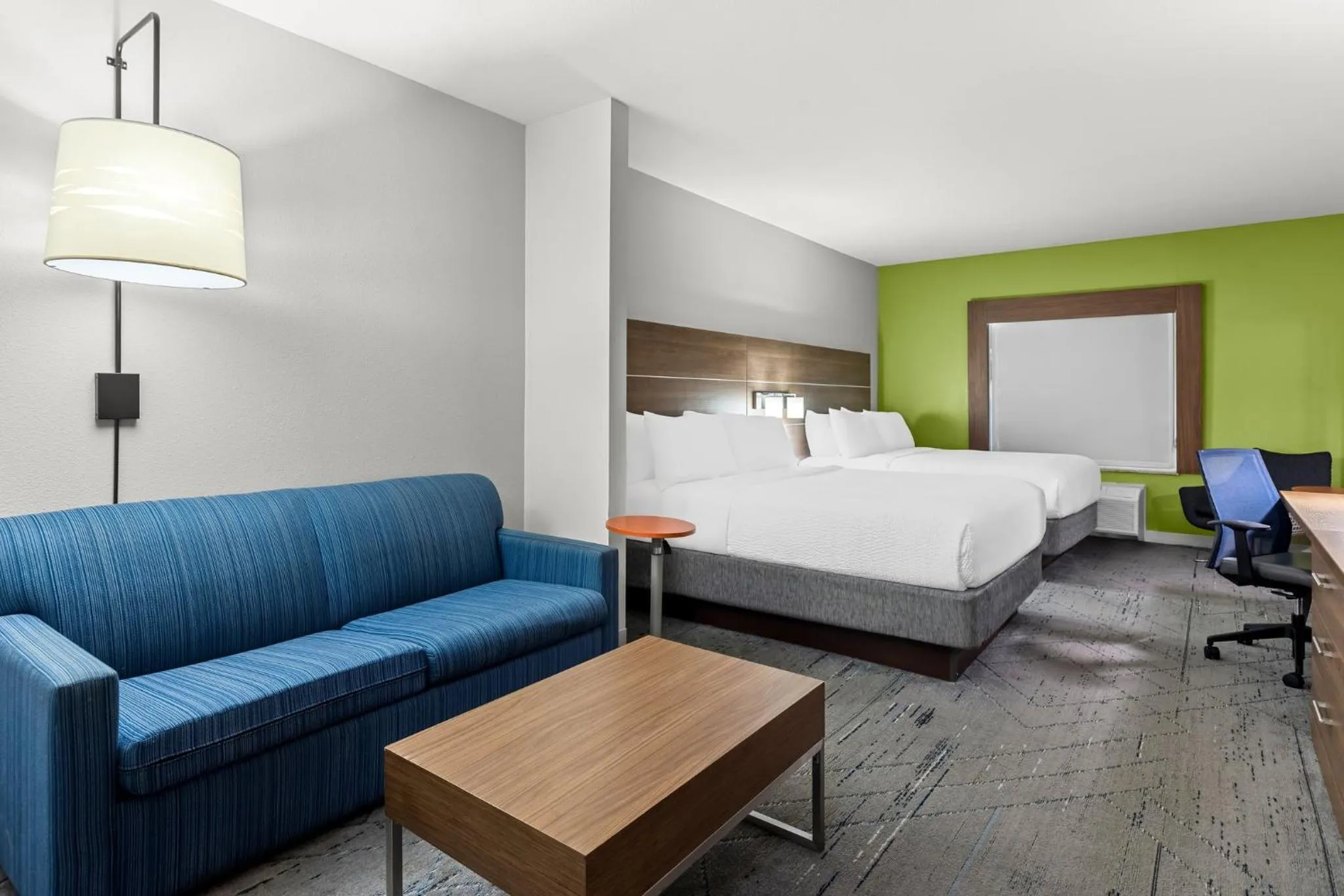 Photo of the whole room, Bed in Holiday Inn Express Hotel & Suites Savannah Midtown by IHG