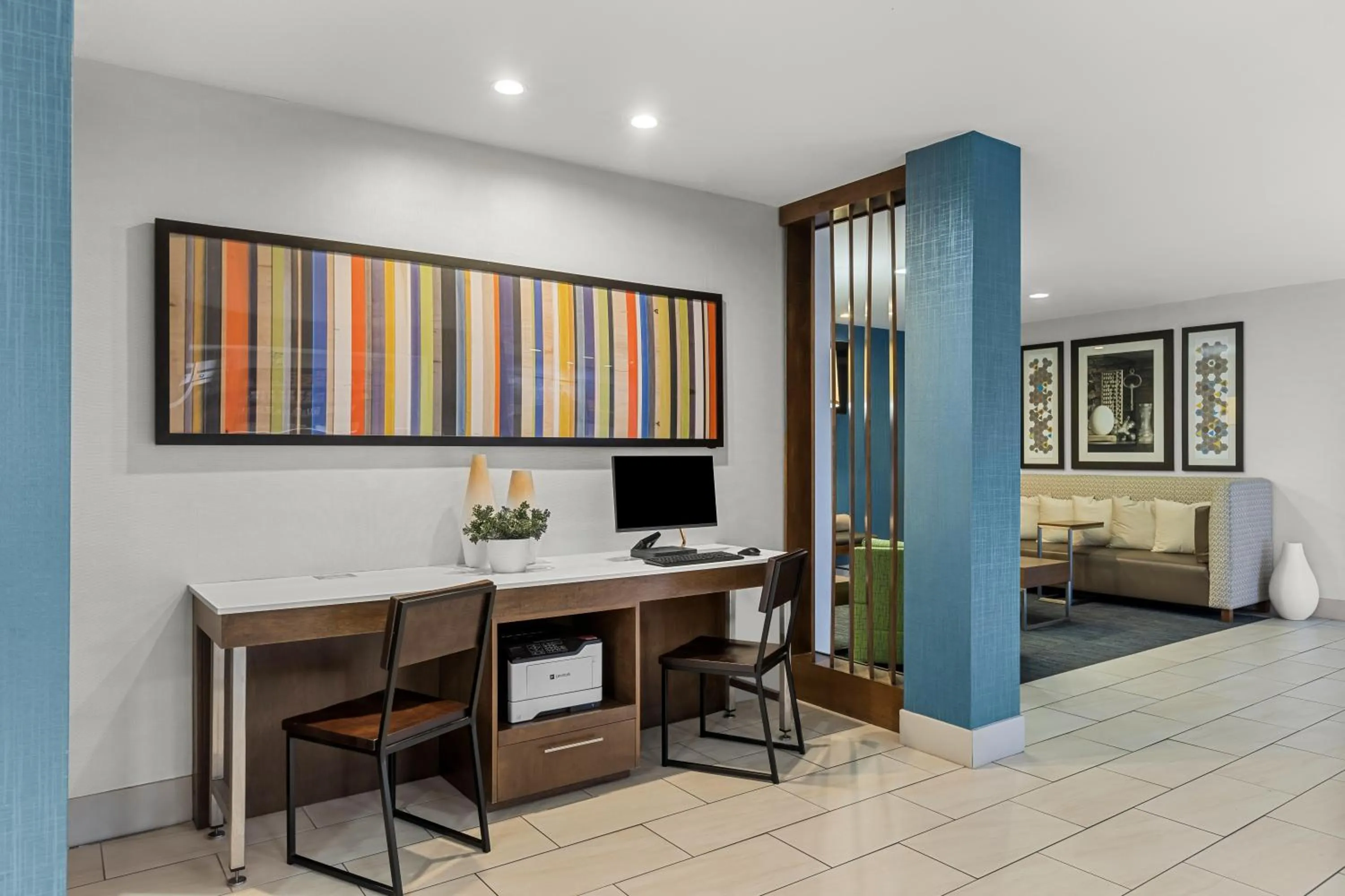 Business facilities, Bed in Holiday Inn Express Hotel & Suites Savannah Midtown by IHG