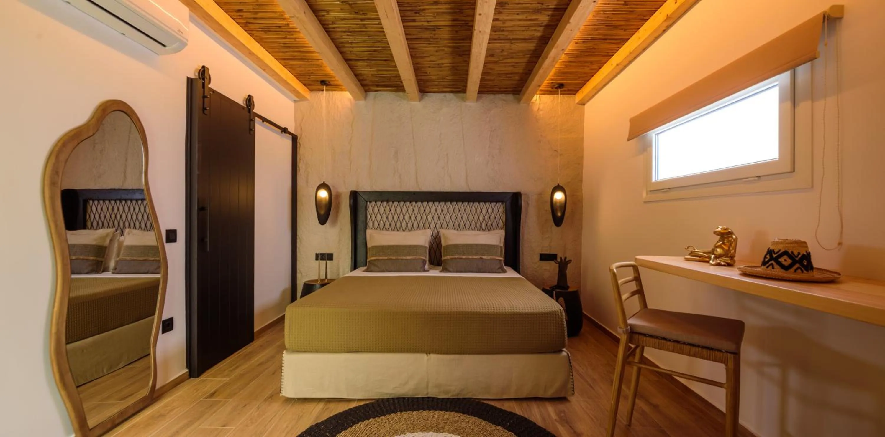 Photo of the whole room, Bed in Olive Mykonos Villas