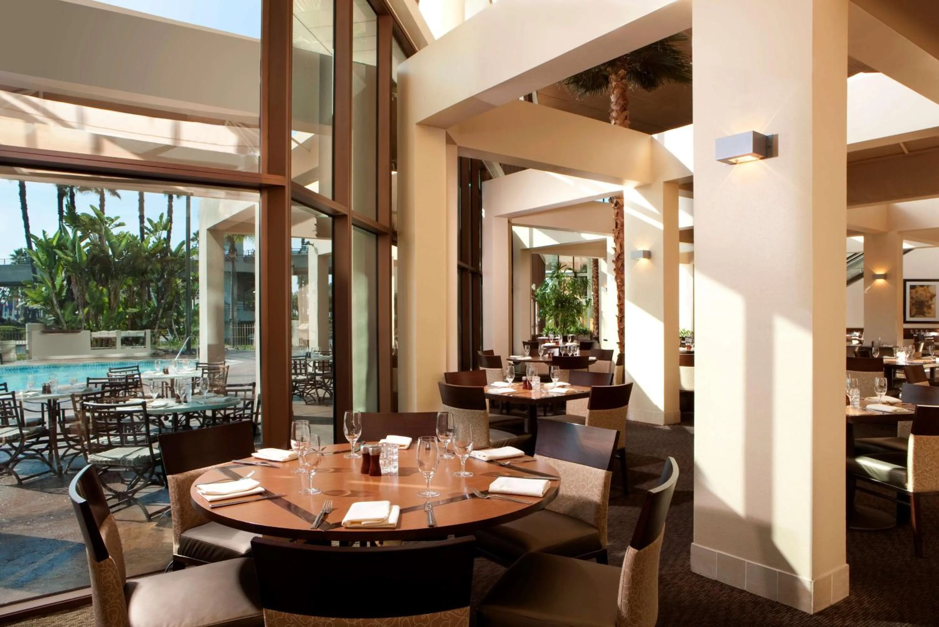 Restaurant/places to eat in Hyatt Regency Long Beach