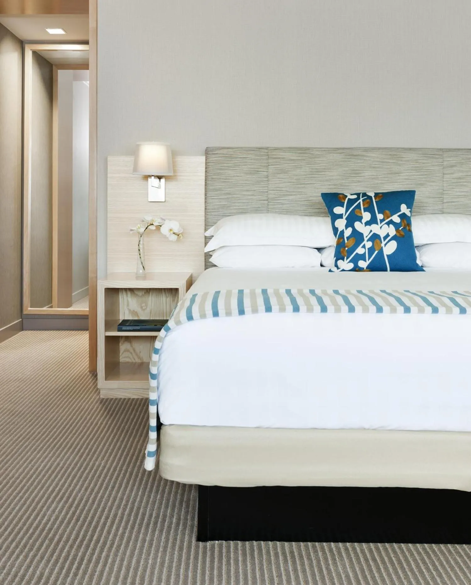 Bed in Hyatt Regency Long Beach