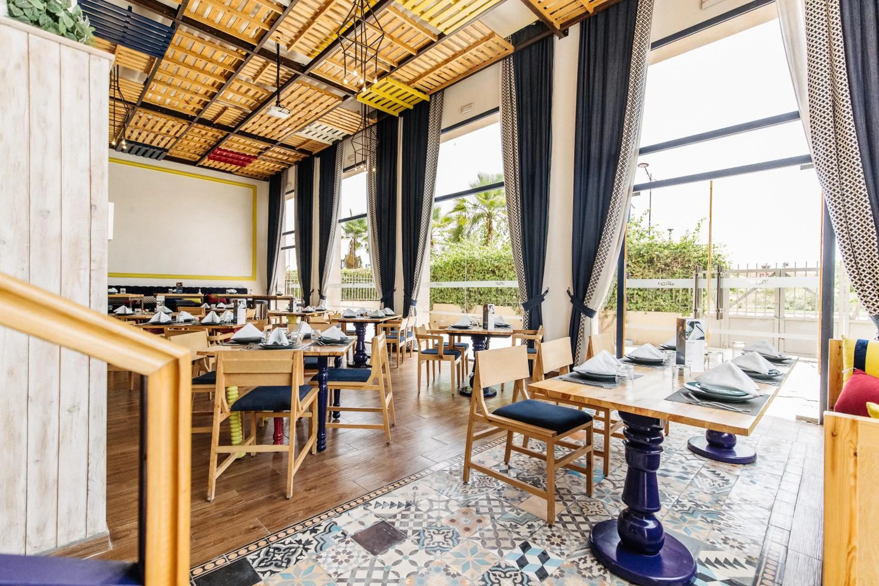 Restaurant/places to eat in Wazo Hotel