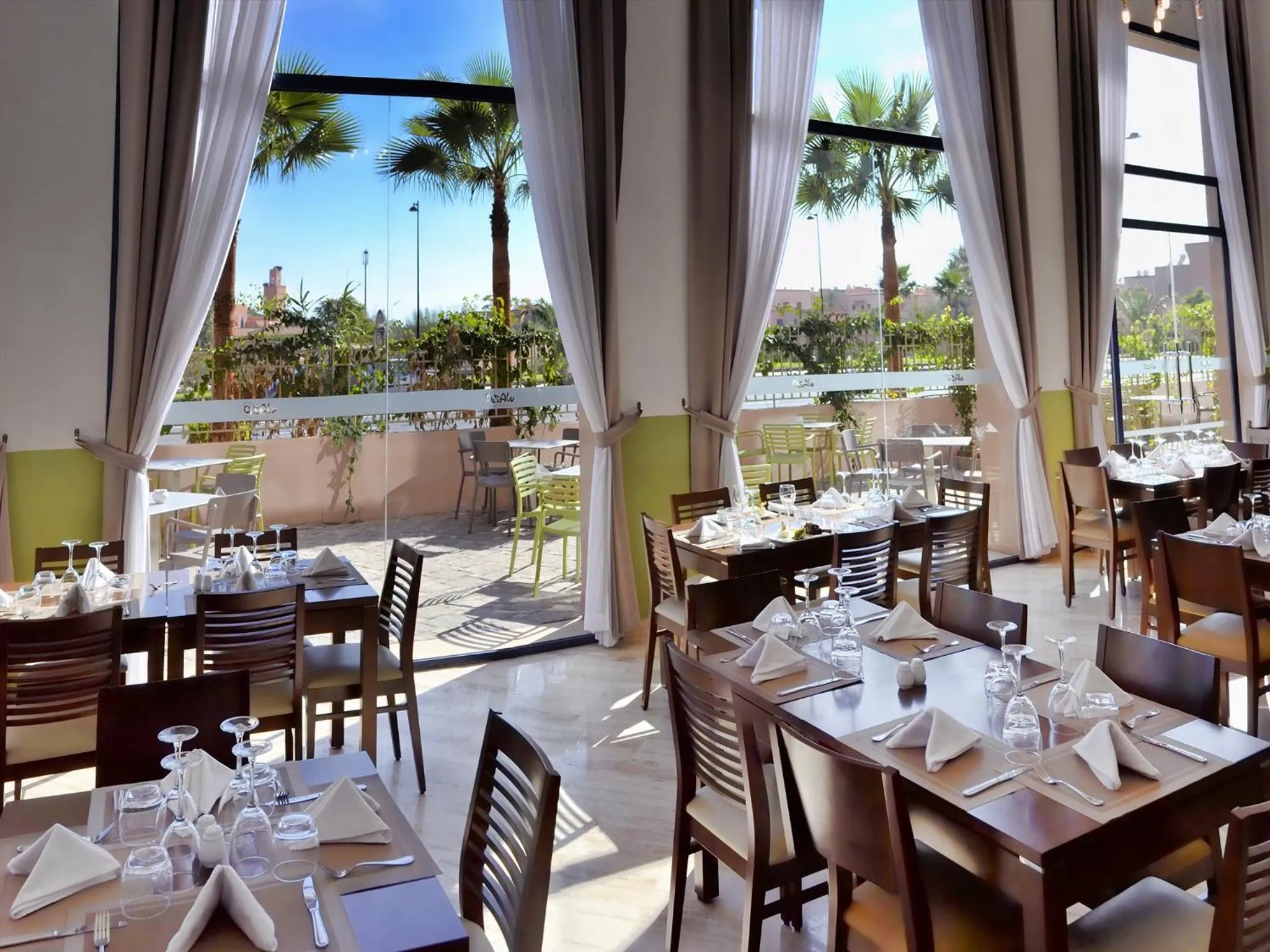 Restaurant/places to eat in Wazo Hotel