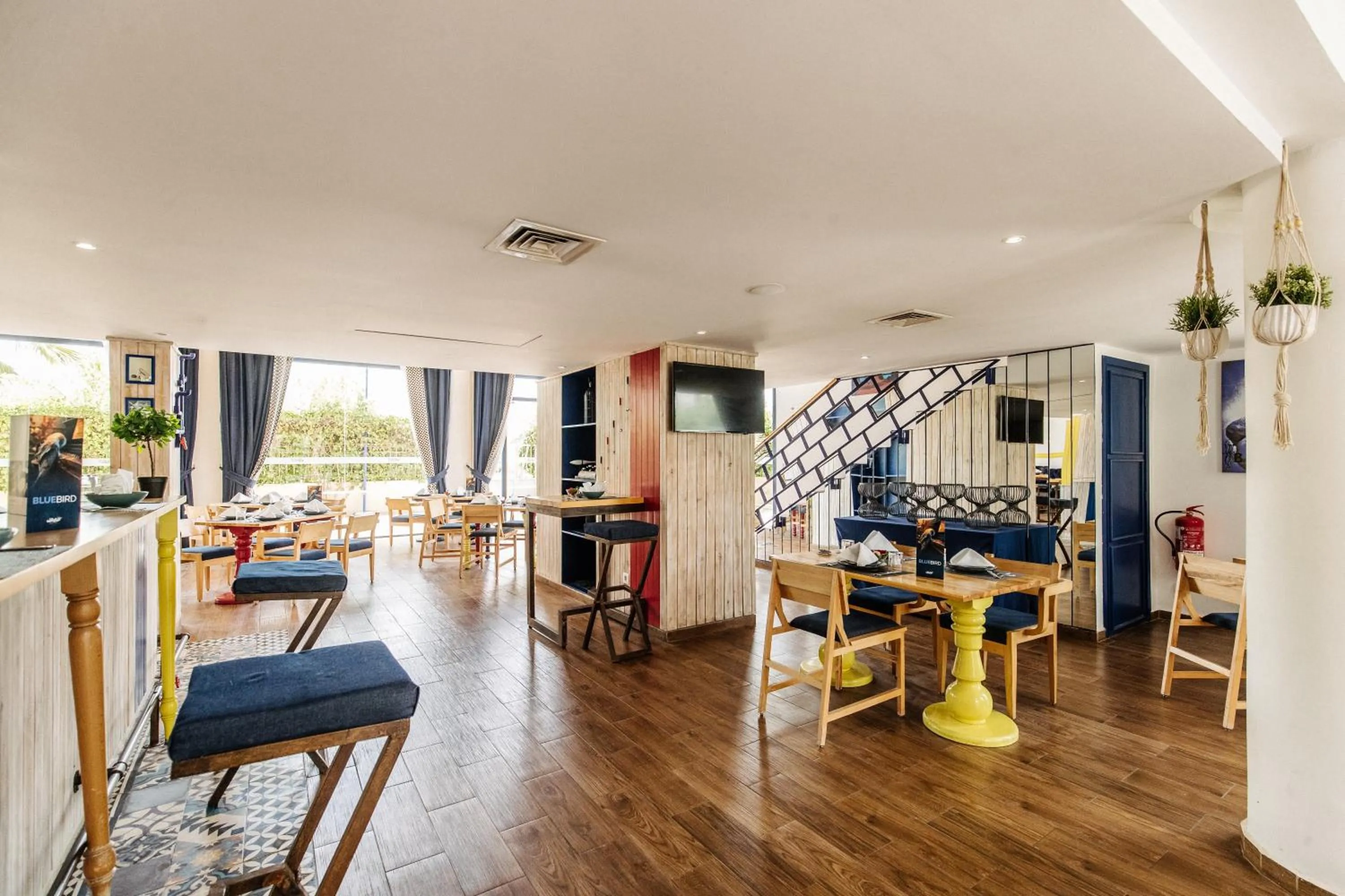 Restaurant/places to eat in Wazo Hotel