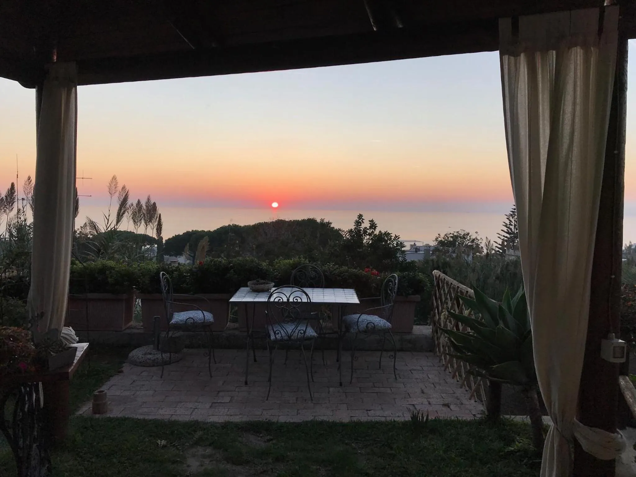 Sea view in La Terrazzina sul tramonto