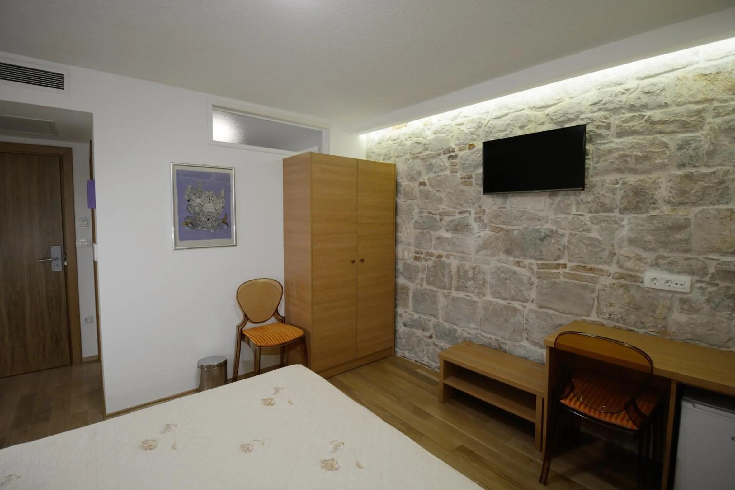 Photo of the whole room in Villa Desideria