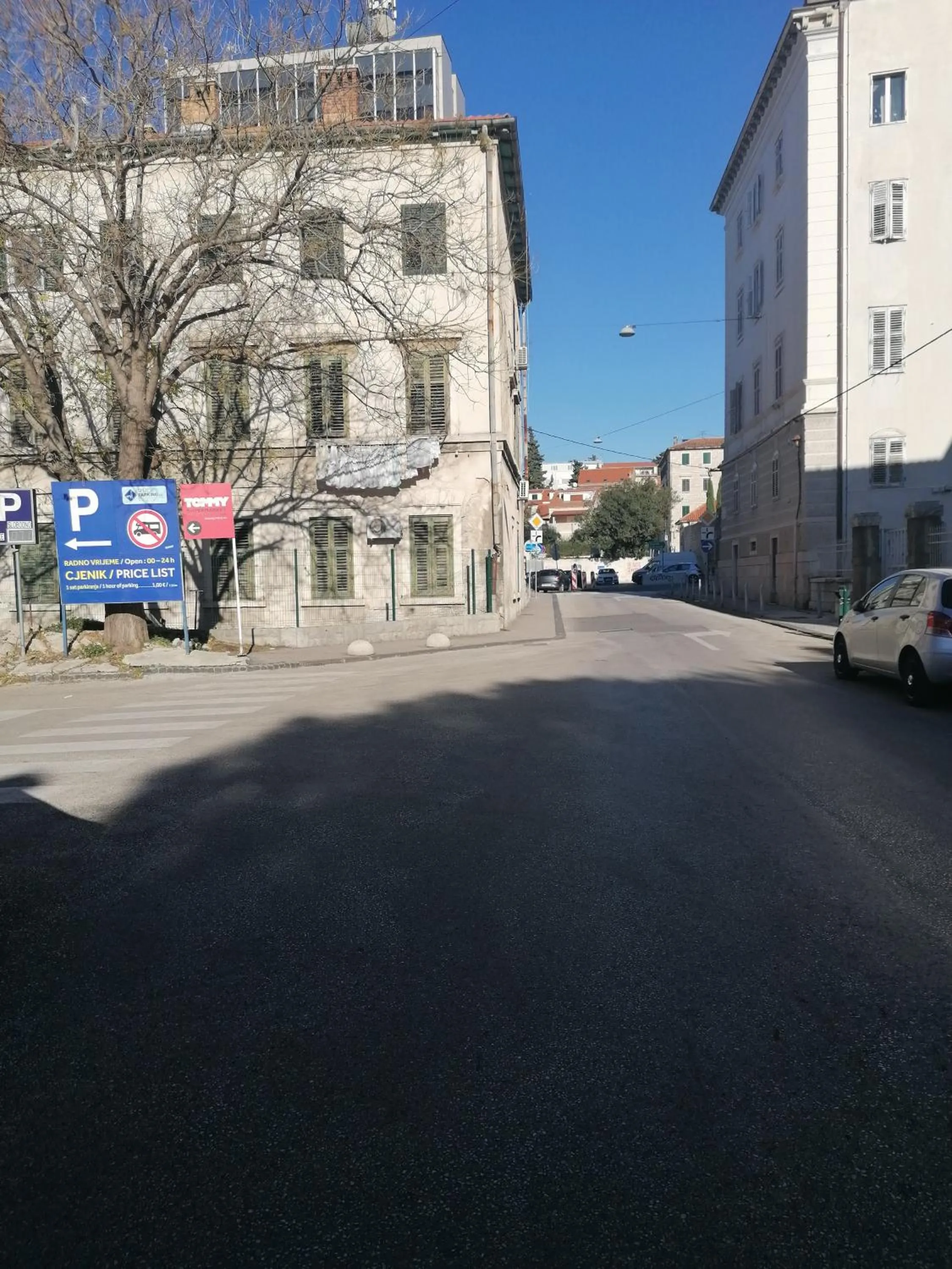 Parking in Villa Desideria