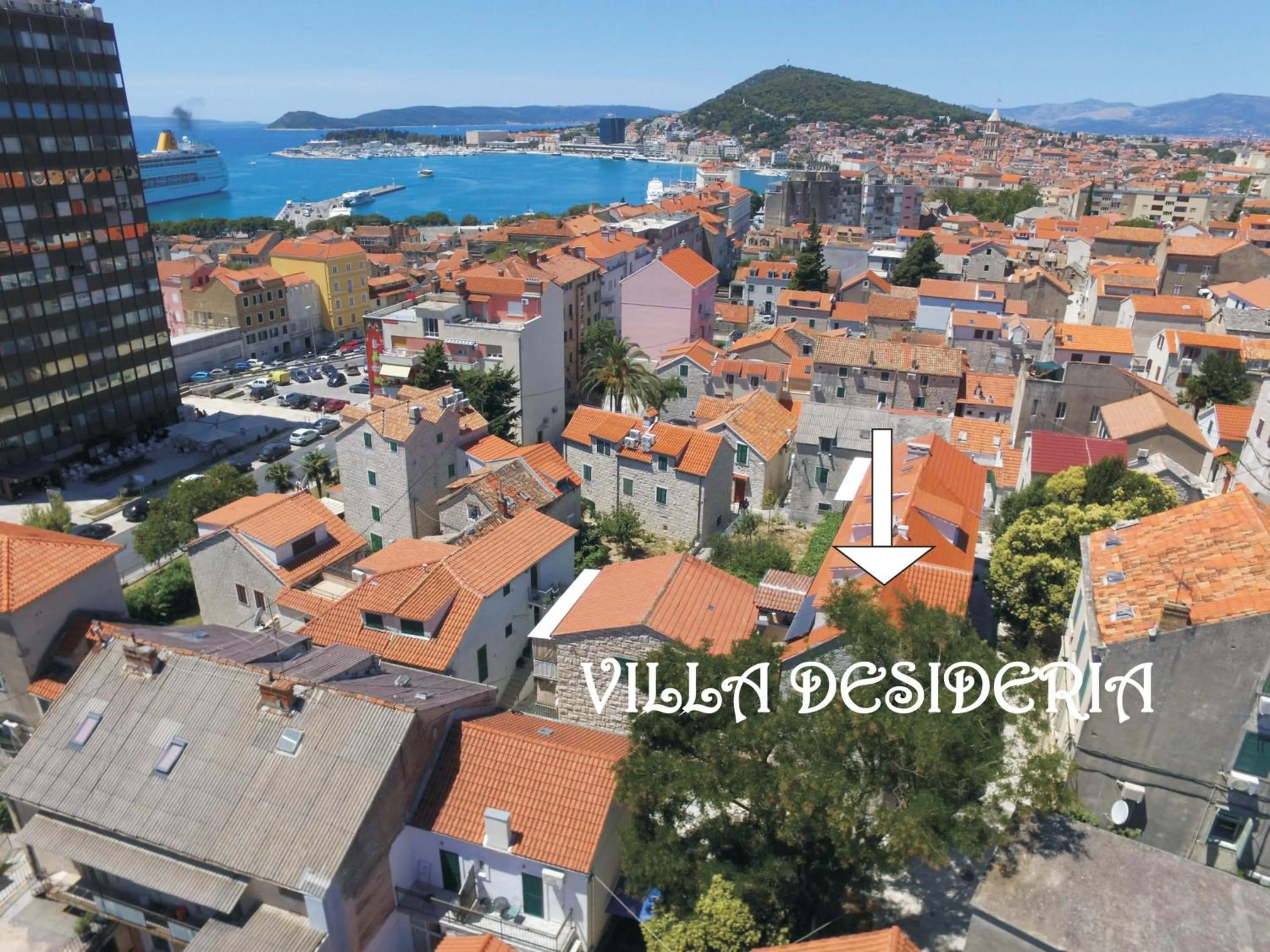 Property building in Villa Desideria