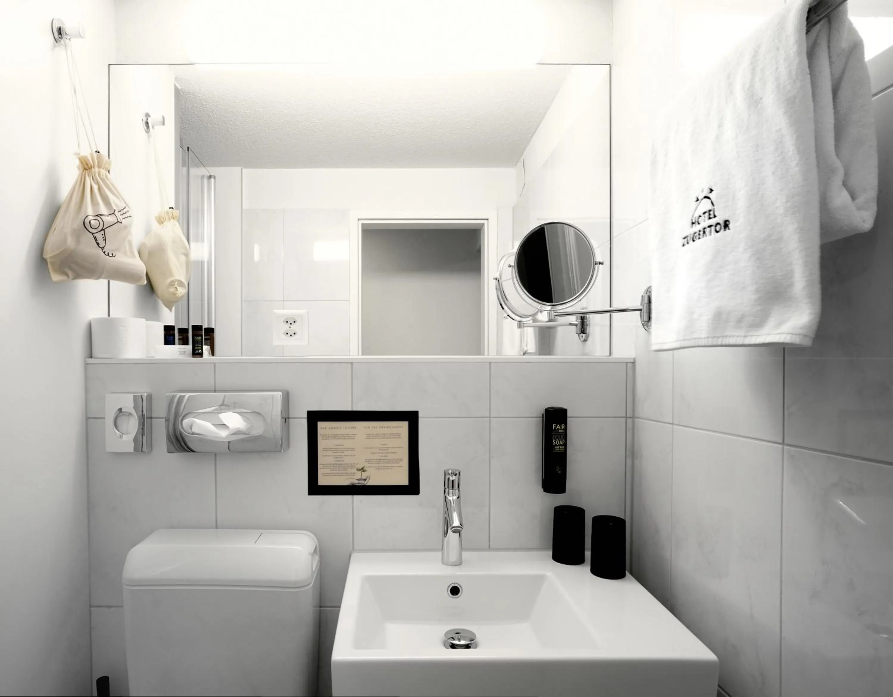 Toilet in Hotel Zugertor