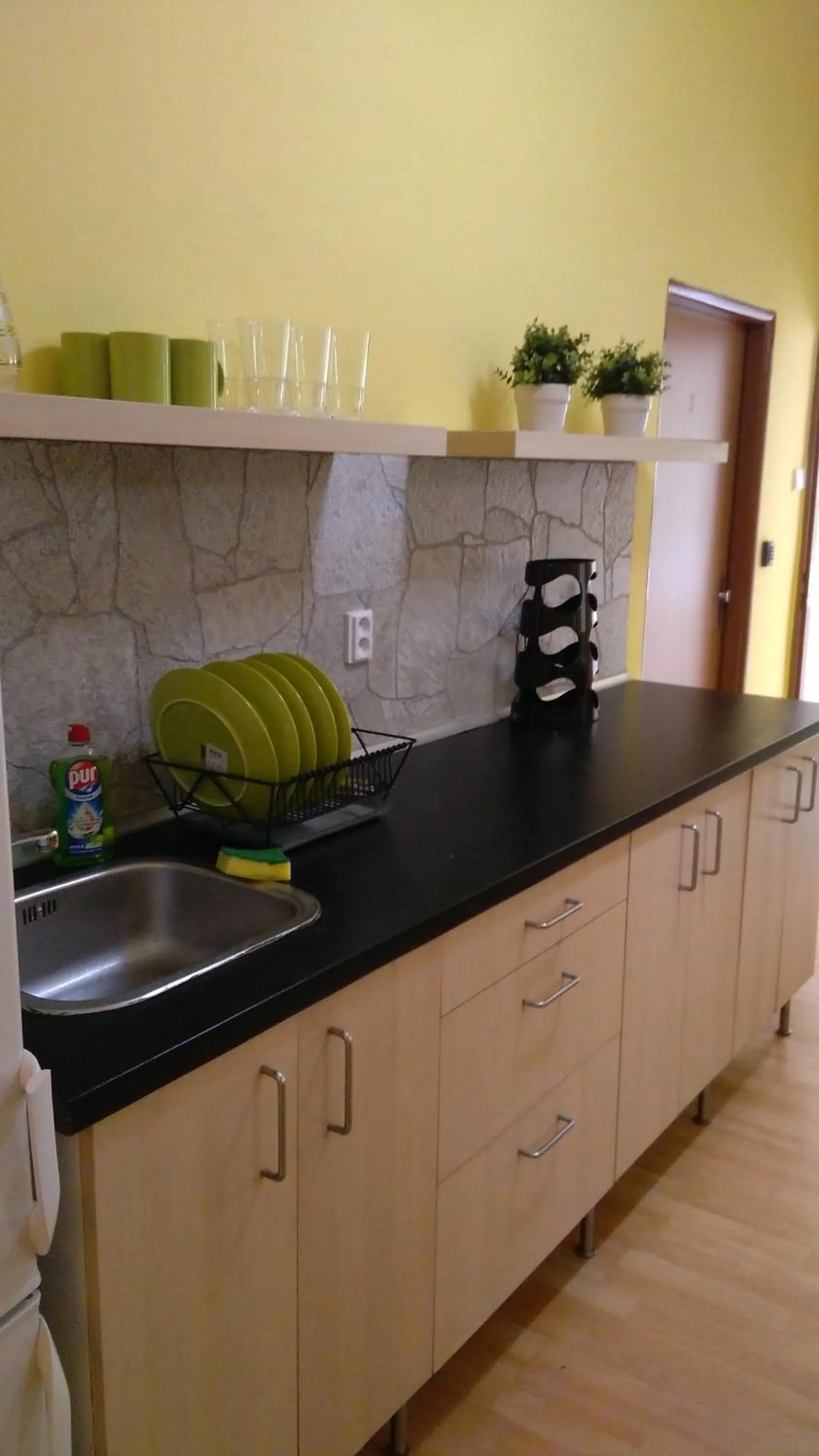 Communal kitchen in Easy Housing